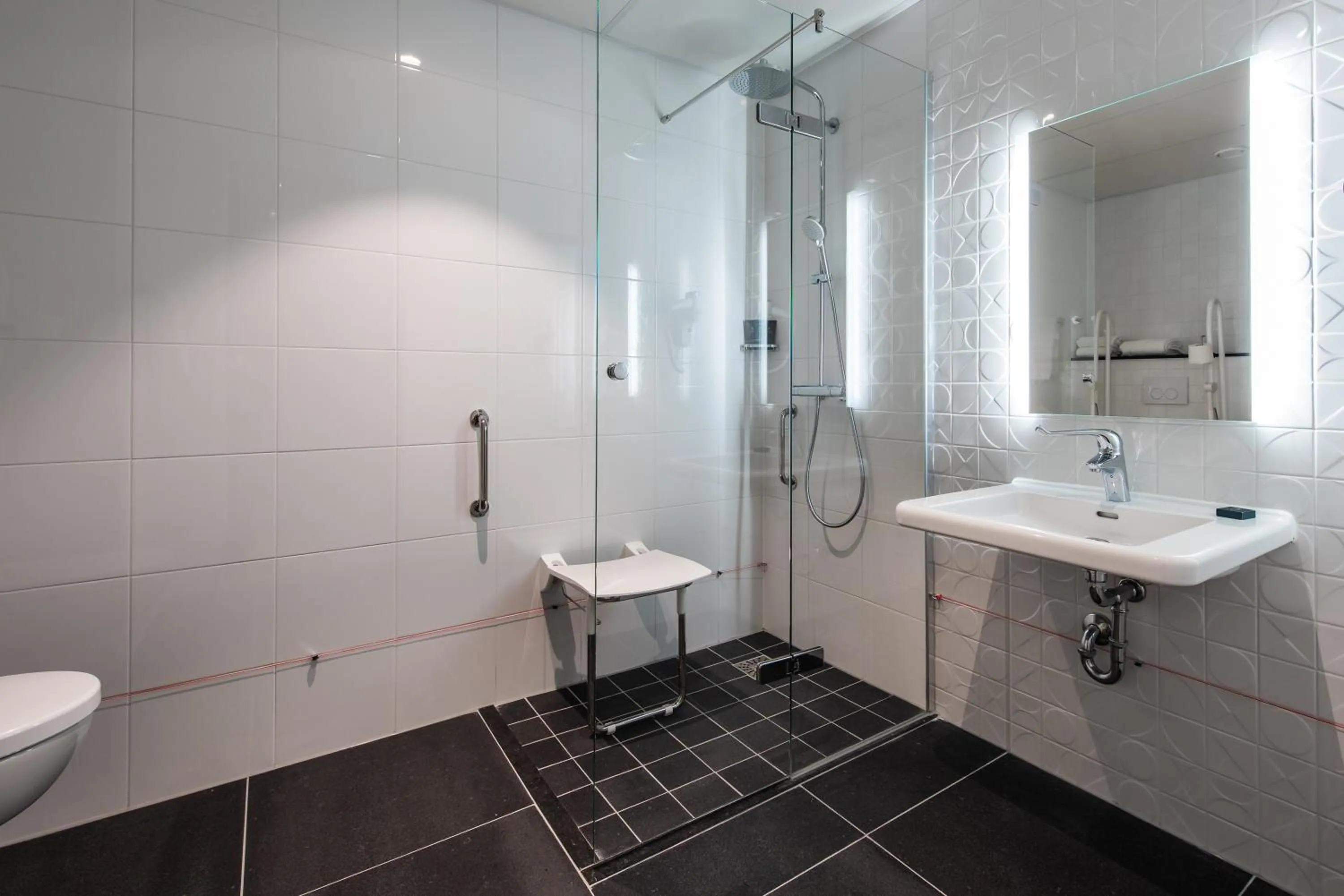 Shower in Numa Amsterdam Docklands