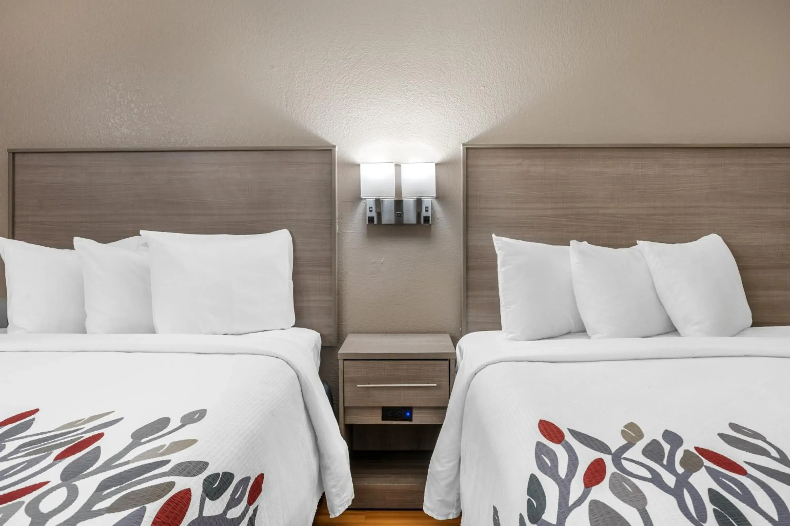 Superior Room with Two Queen Beds Non-Smoking in Red Roof Inn Greencastle South - Cloverdale Superior Room with Two Queen Beds Non-Smoking in Red Roof Inn Greencastle South - Cloverdale