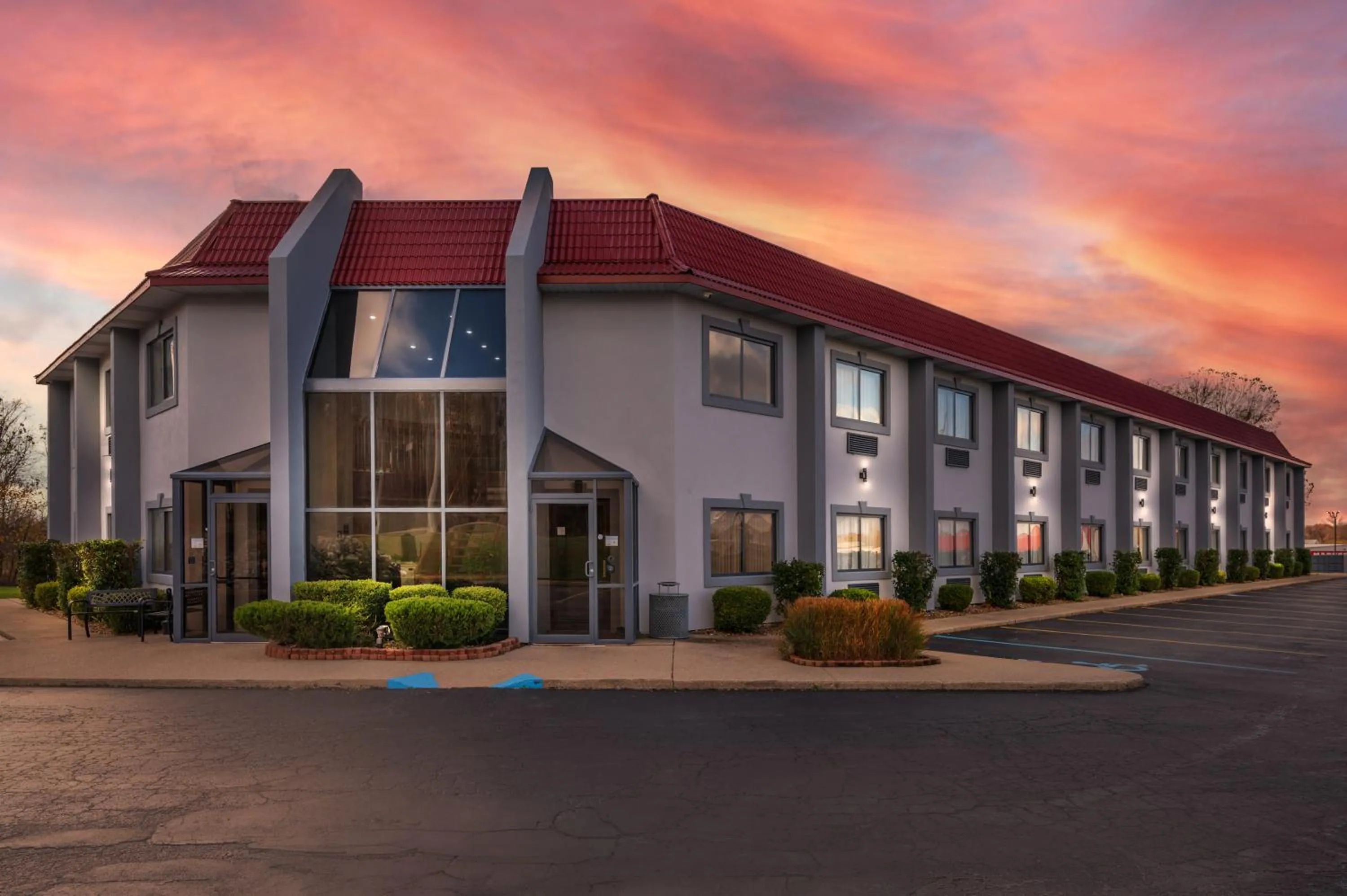 Property building in Red Roof Inn Greencastle South - Cloverdale