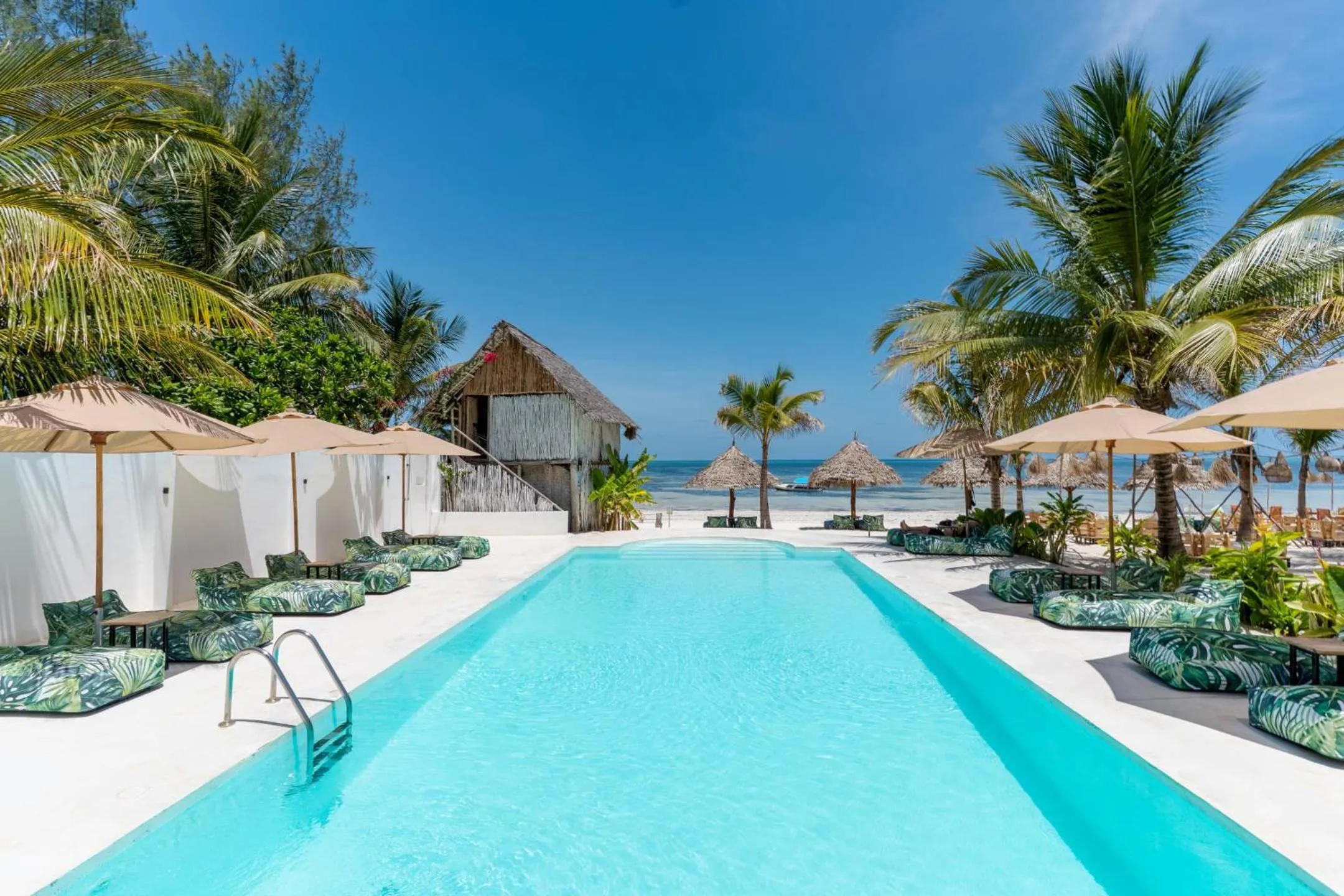Swimming pool in Marea Boutique Hotel