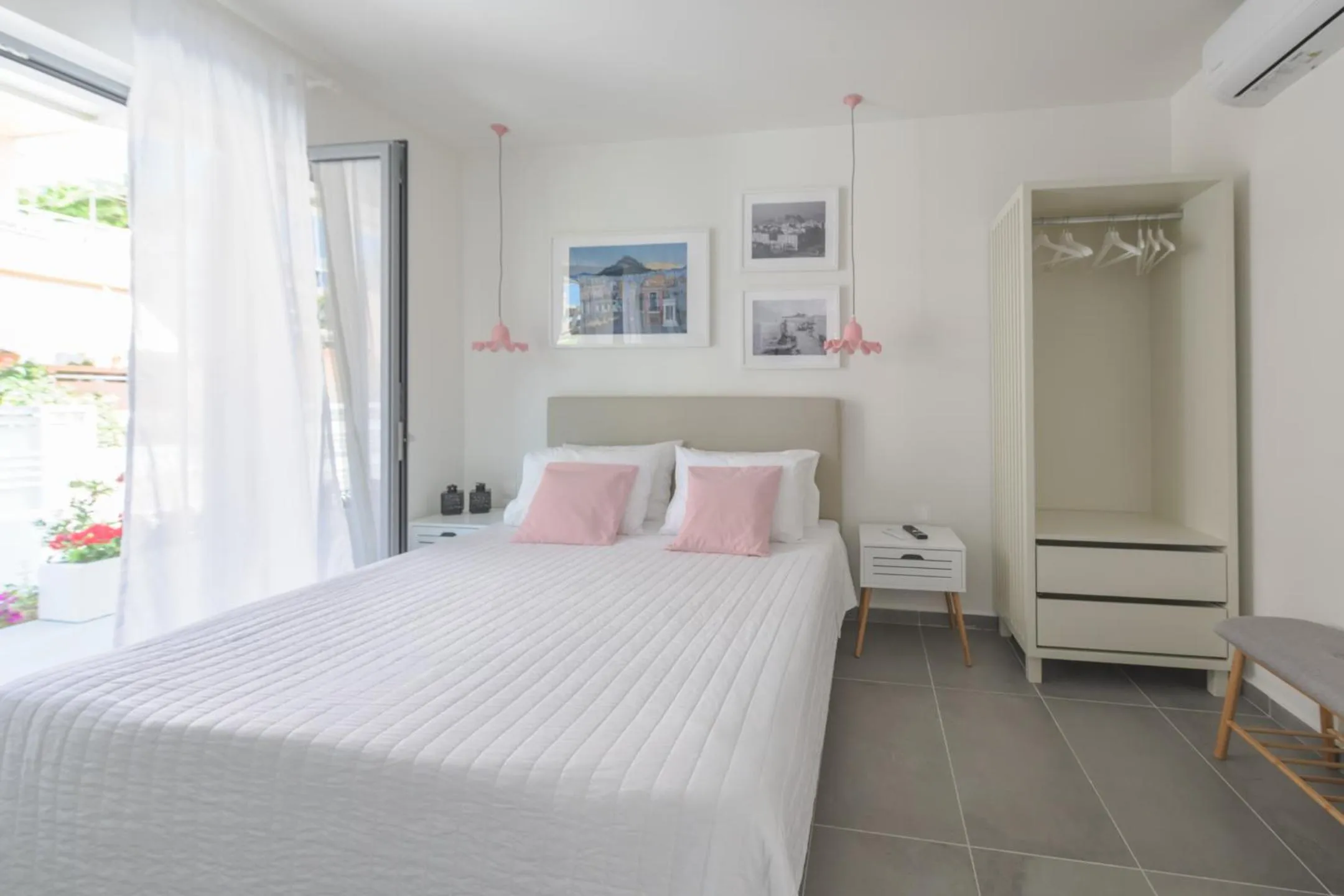 Bed in Rotunda Suites