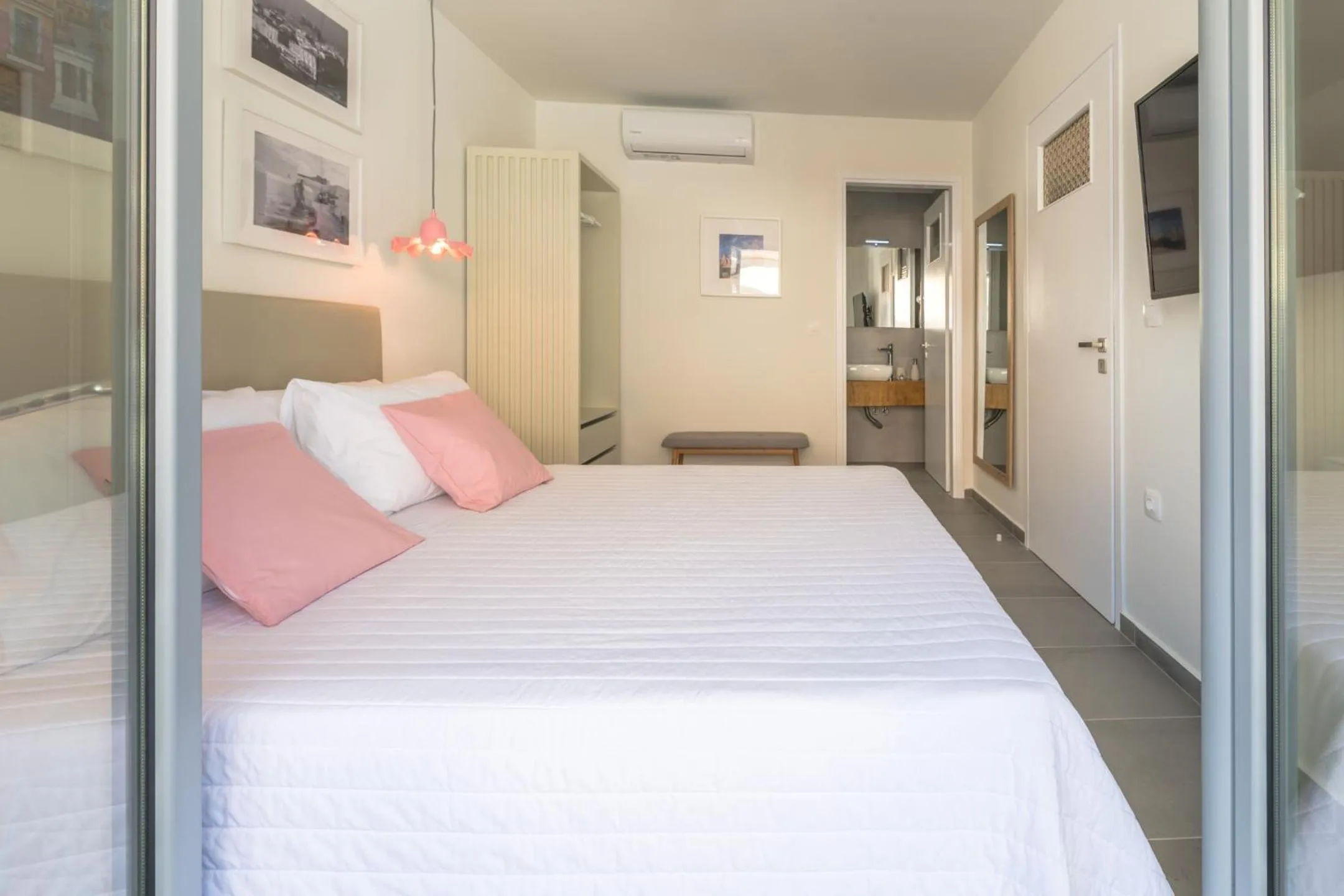 Bed in Rotunda Suites