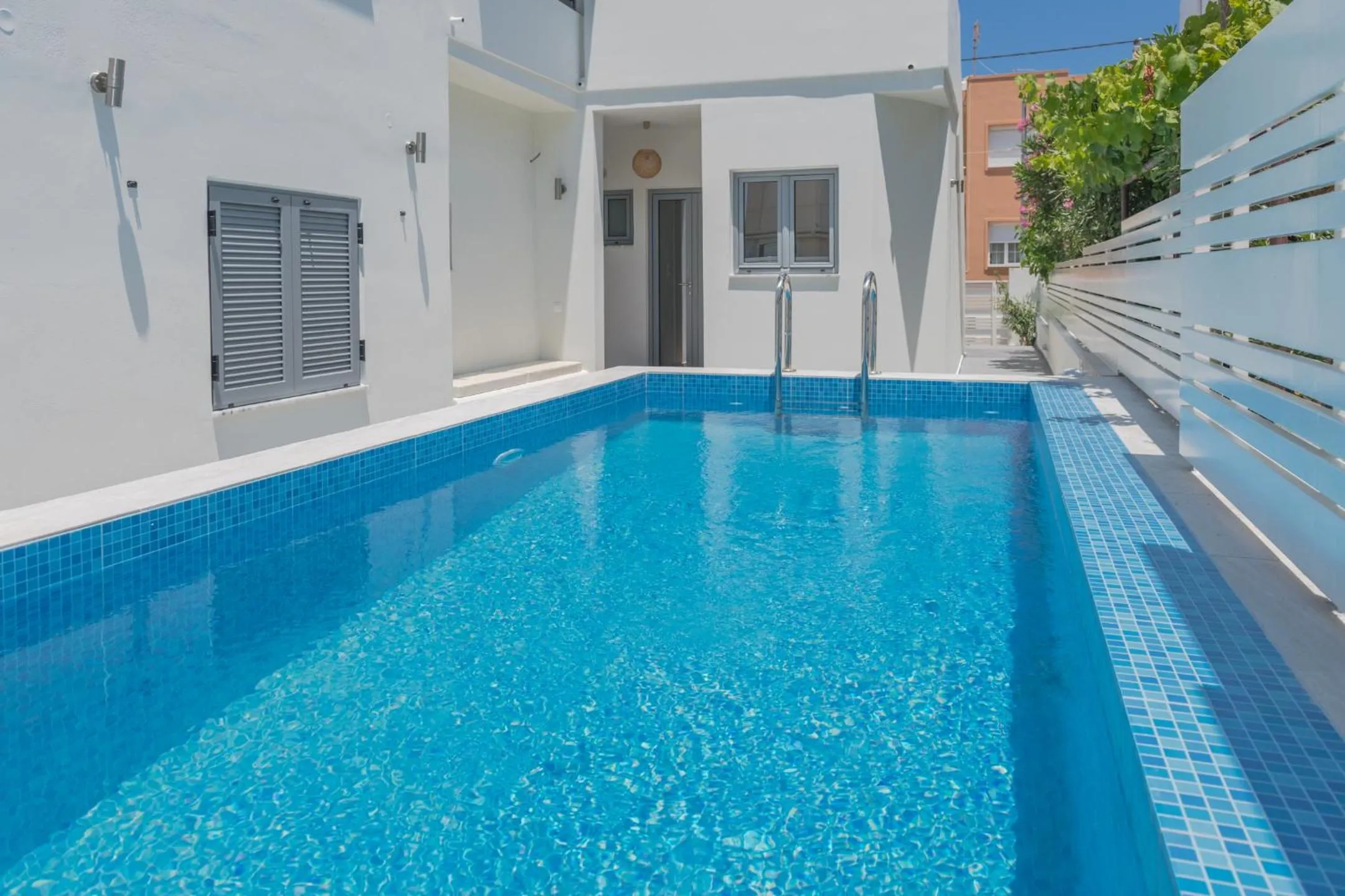 Swimming pool in Rotunda Suites