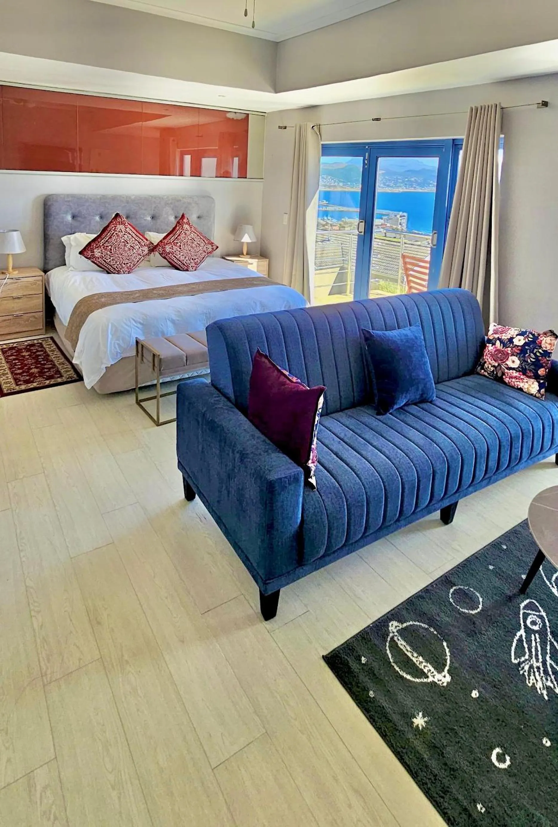 Bed in Magellans Hotel