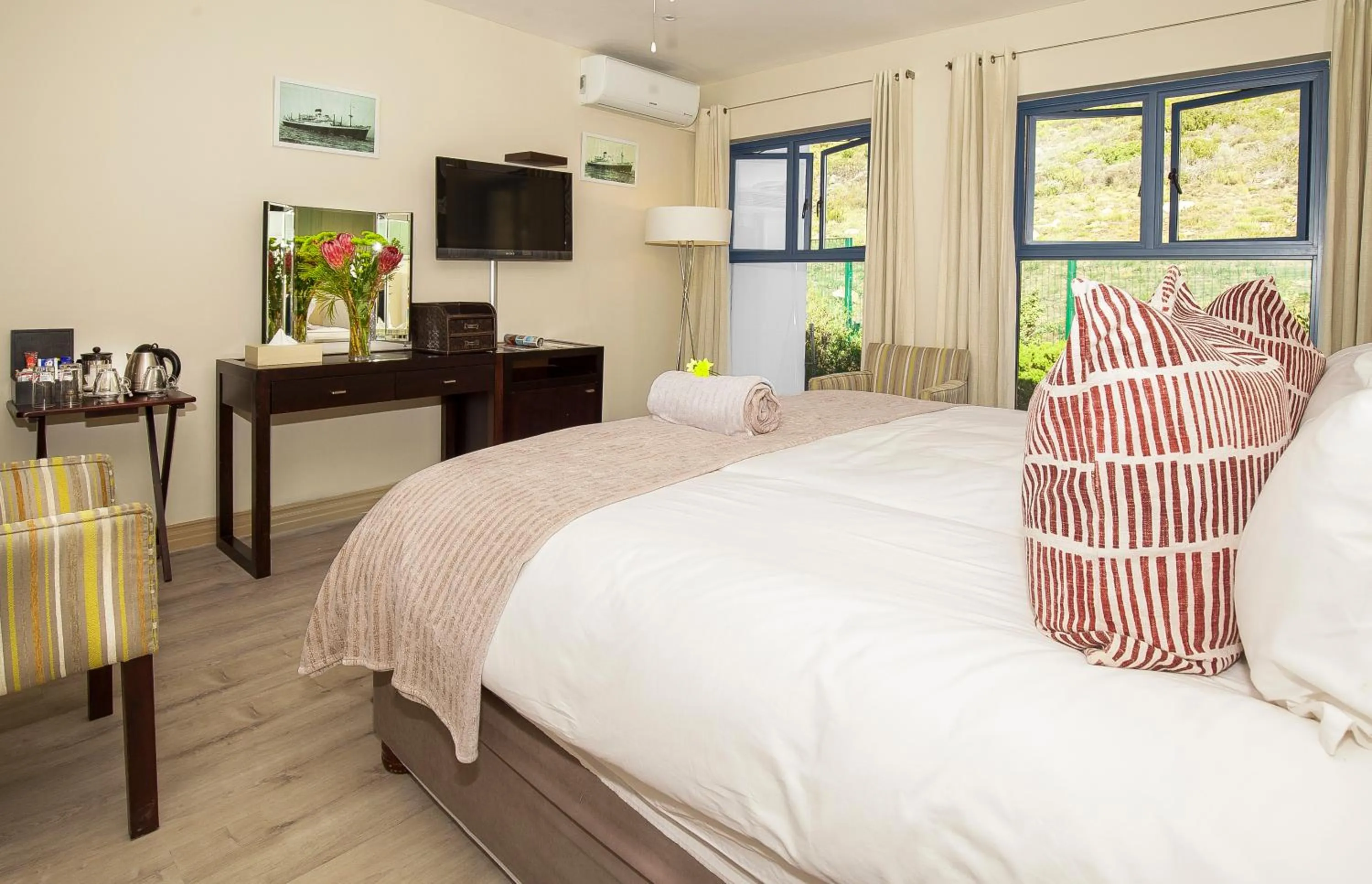 Bed in Magellans Hotel