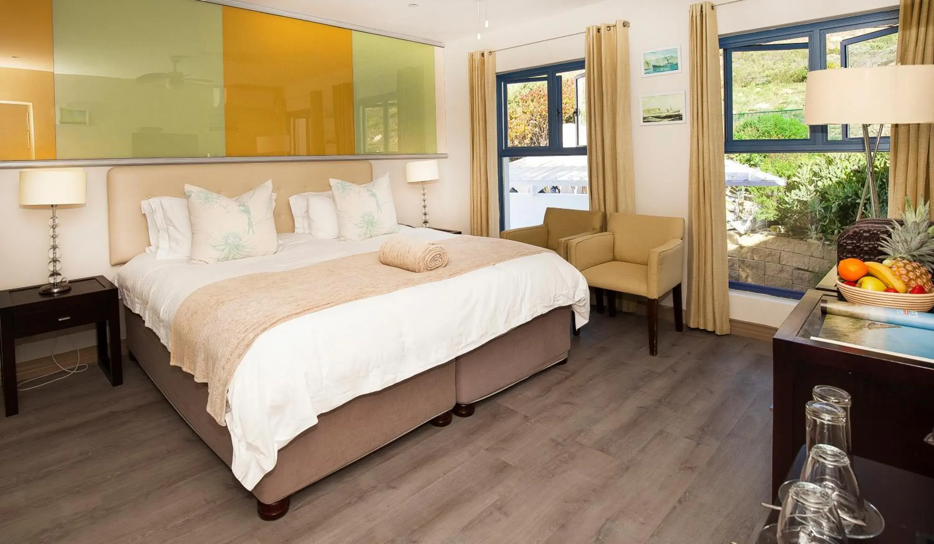 Double or Twin Room with Mountain View in Magellans Hotel Double or Twin Room with Mountain View in Magellans Hotel