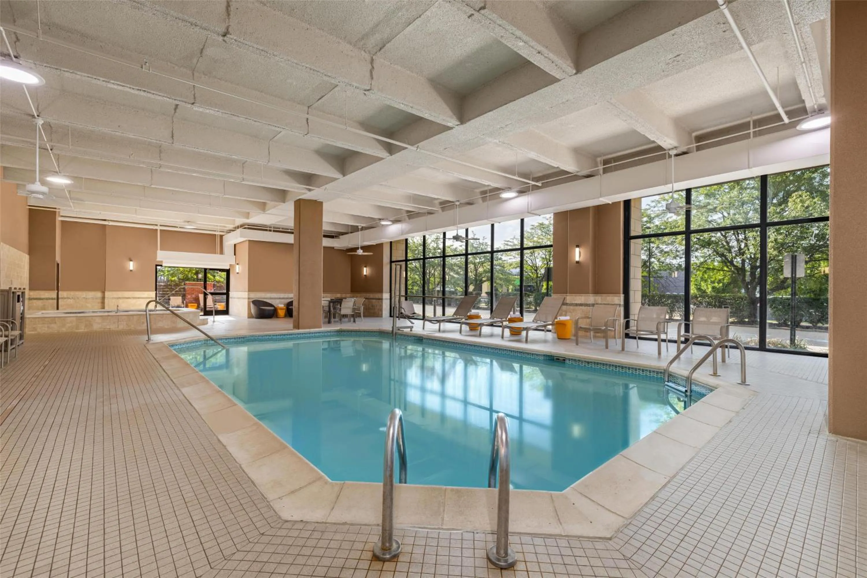 Pool view in Drury Plaza Hotel St Louis Creve Coeur