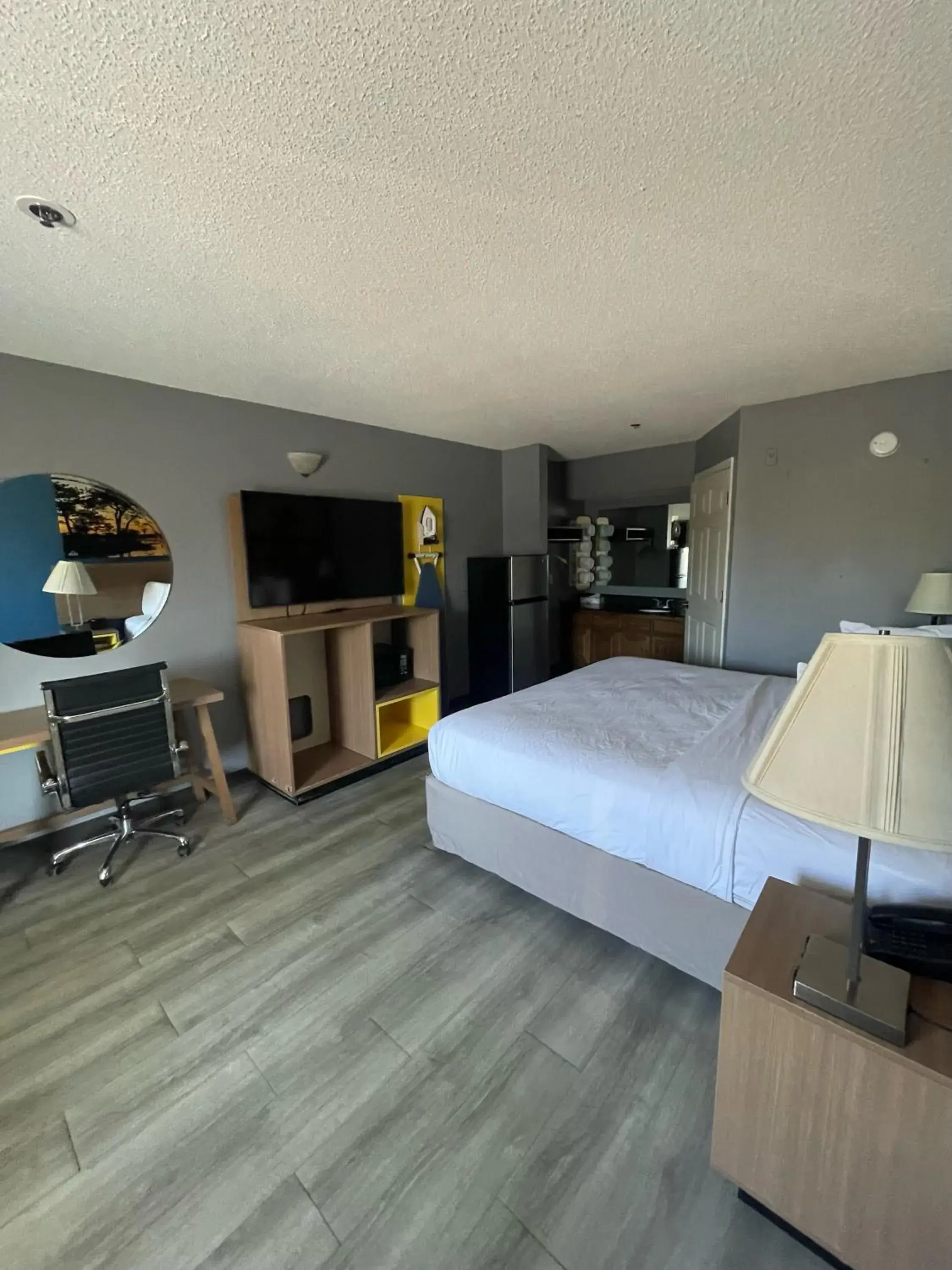 King Room - Non-Smoking in Baymont by Wyndham Dublin King Room - Non-Smoking in Baymont by Wyndham Dublin