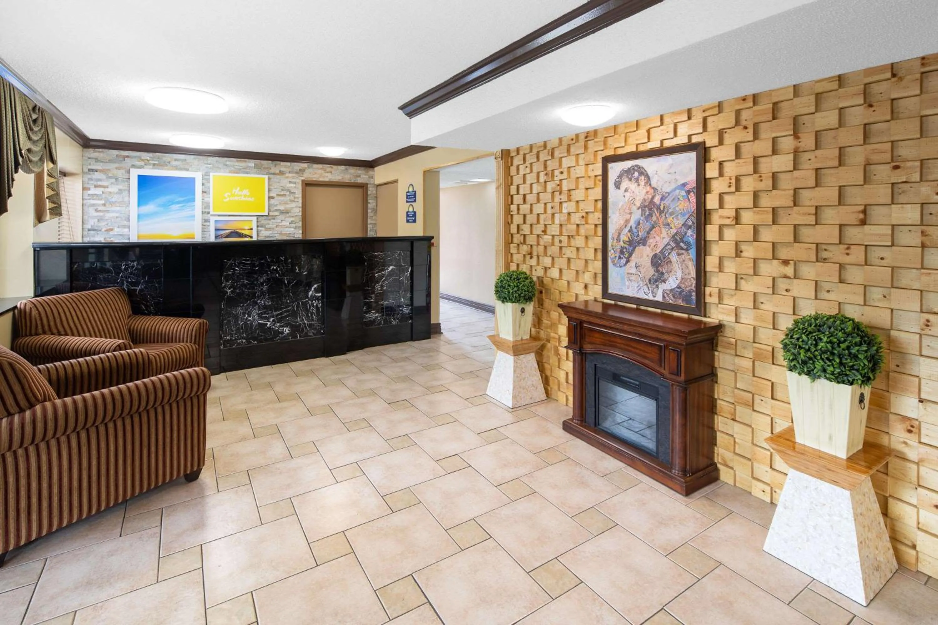 Lobby or reception in Days Inn by Wyndham Tupelo