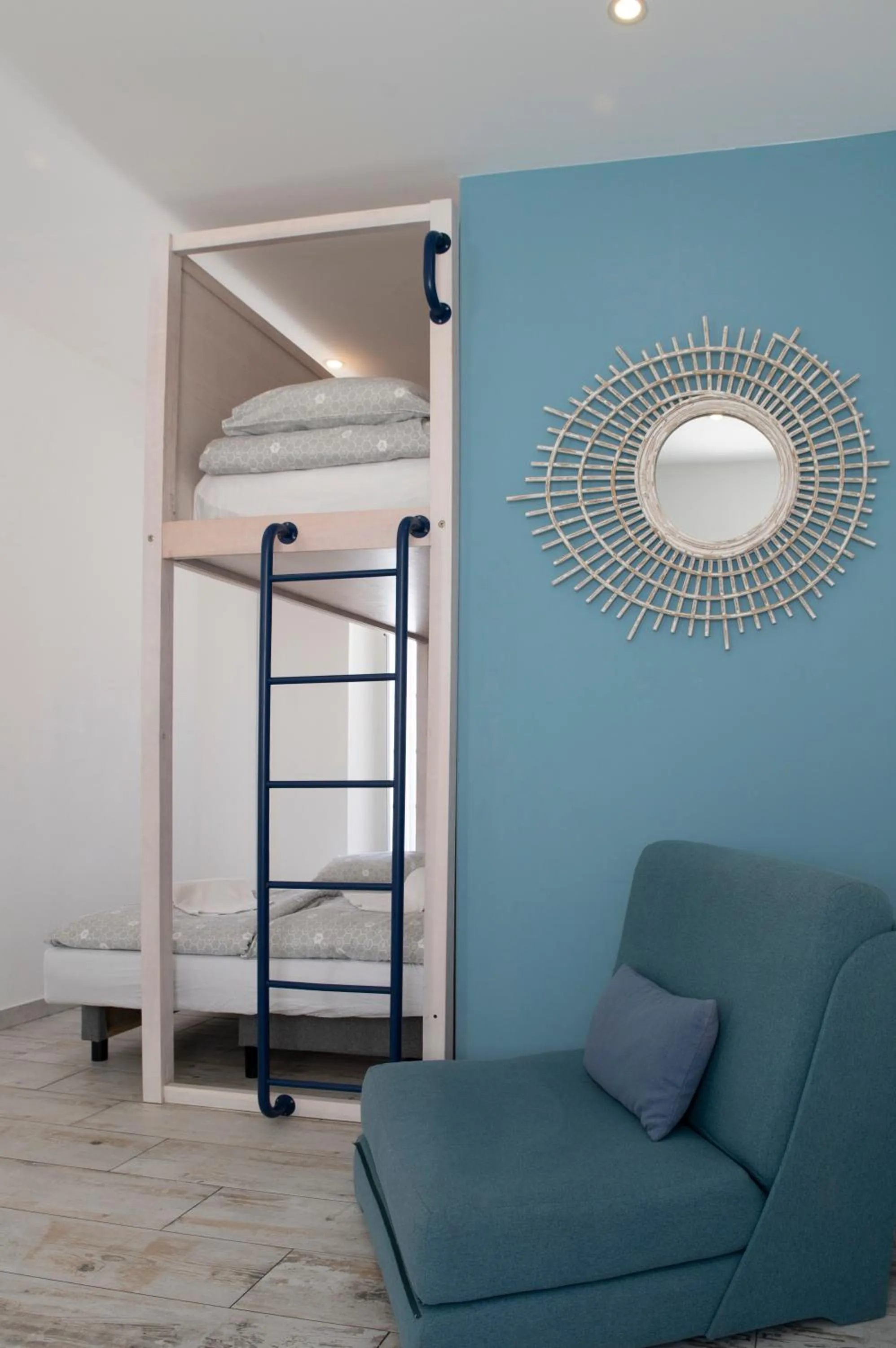 Bed in WOT Peniche Social