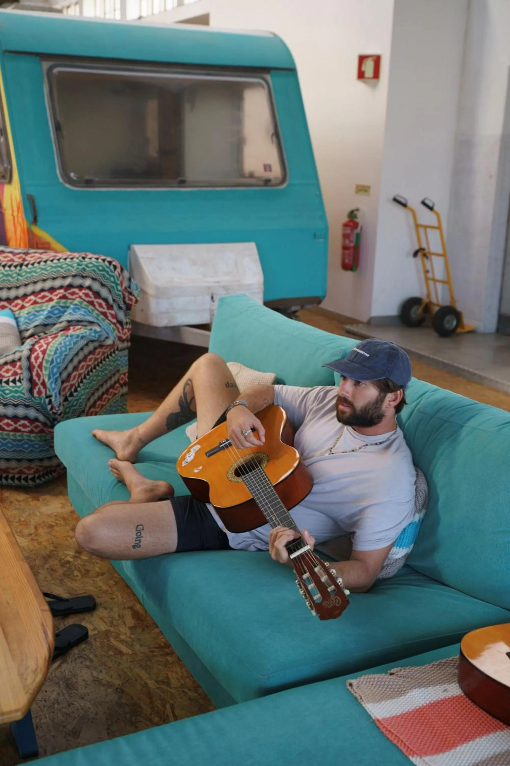 Communal lounge/ TV room in WOT Peniche Social