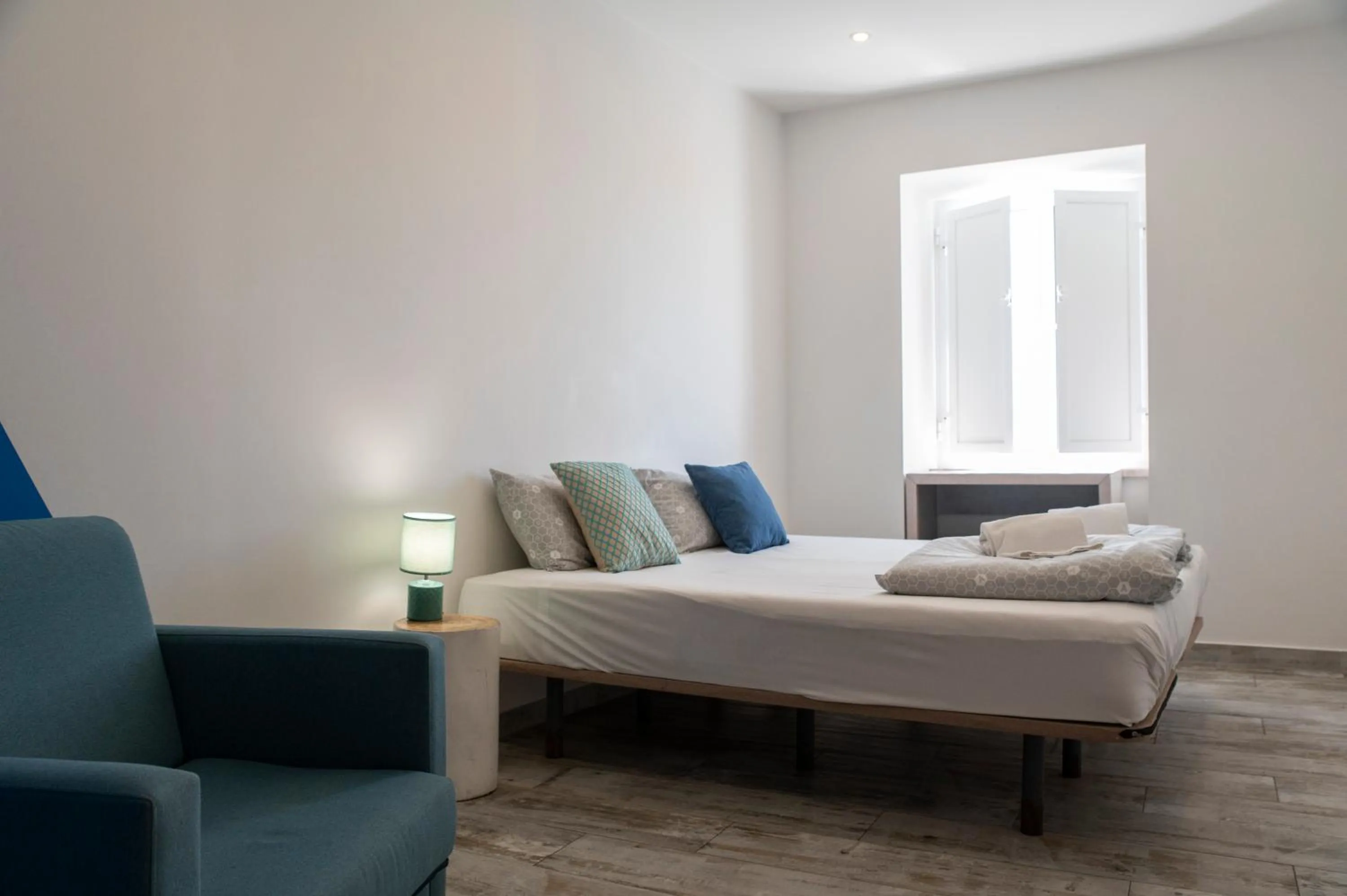 Bed in WOT Peniche Social