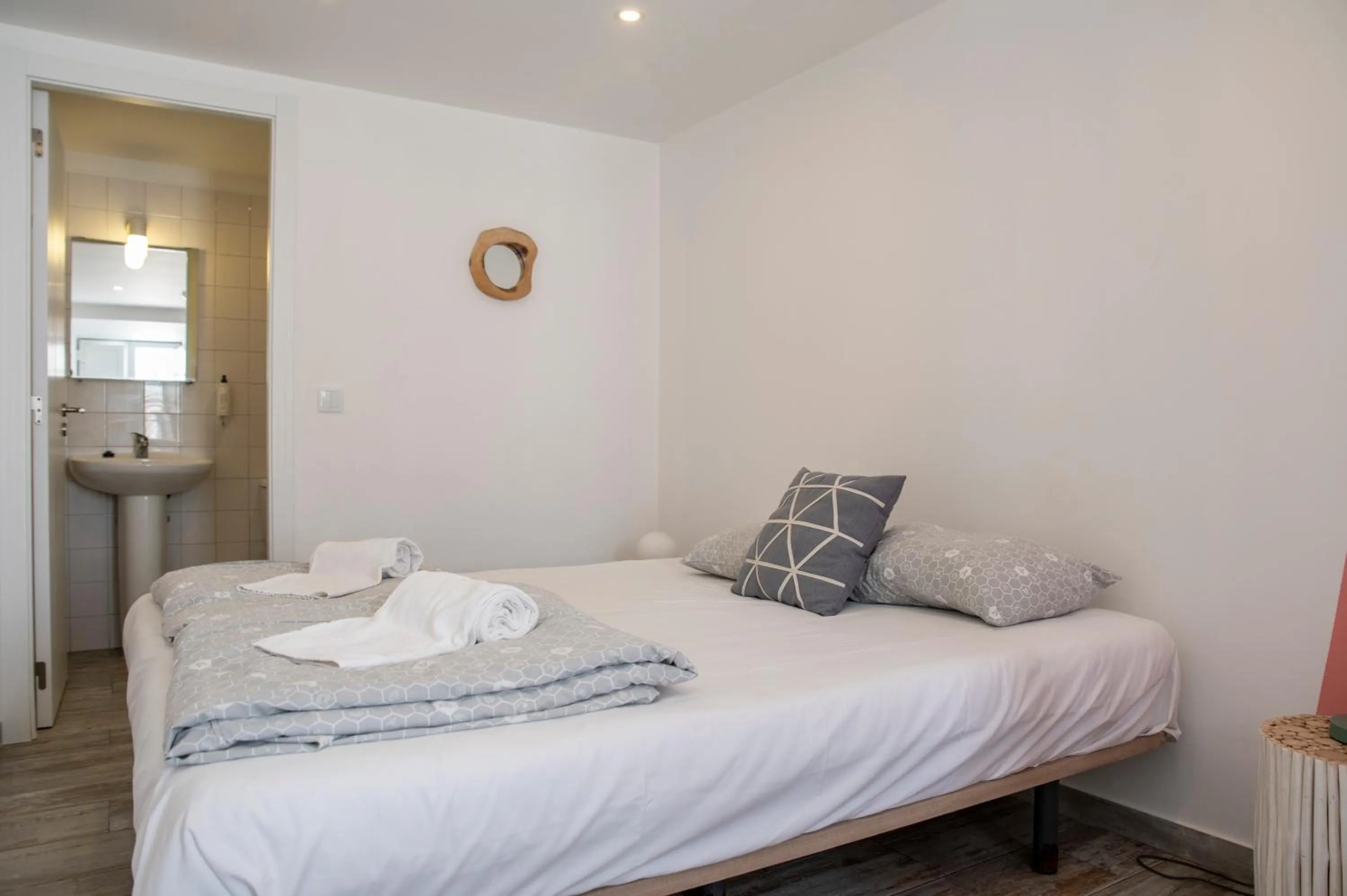 Bed in WOT Peniche Social