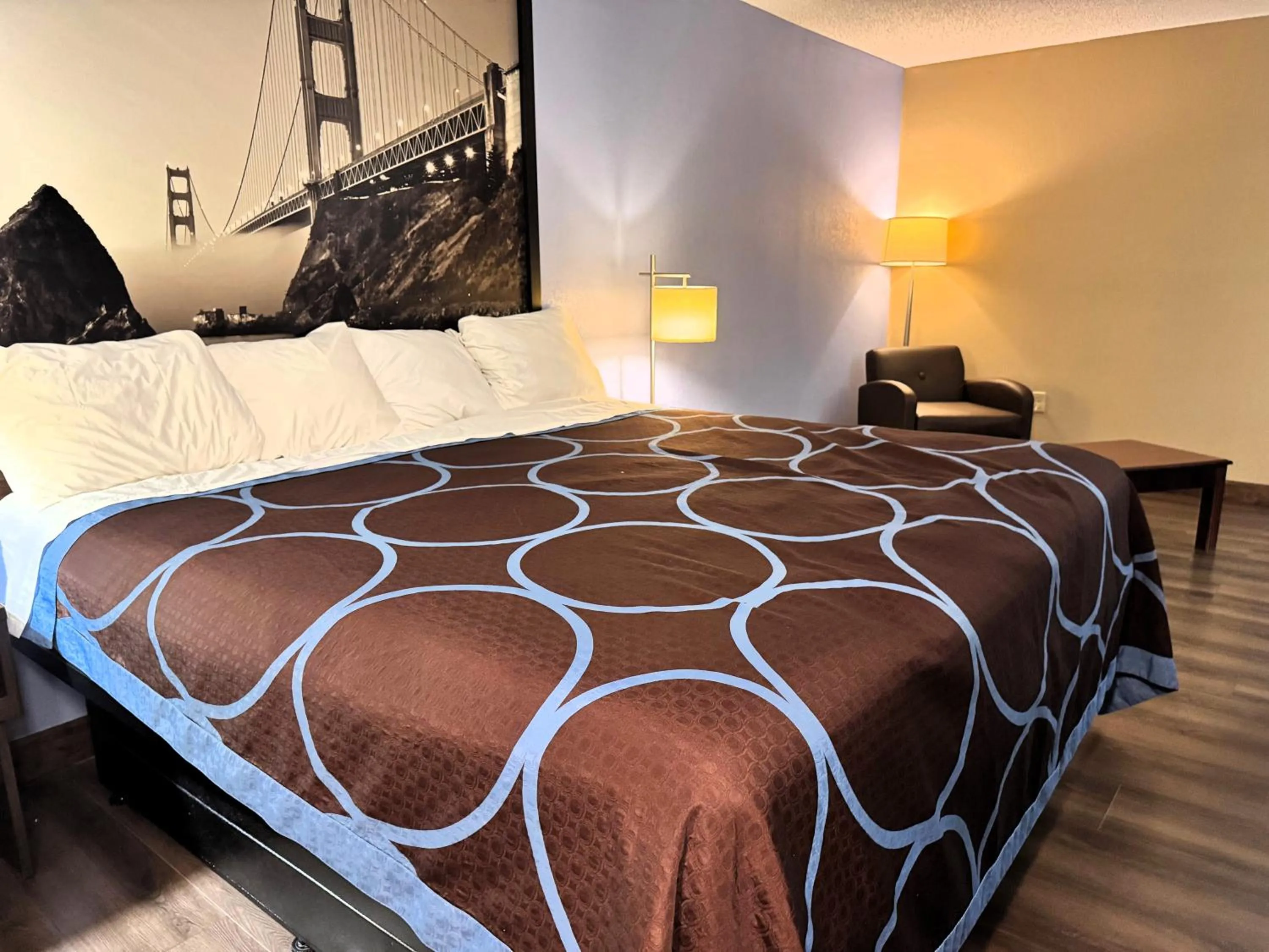 Bed in Super 8 by Wyndham Booneville