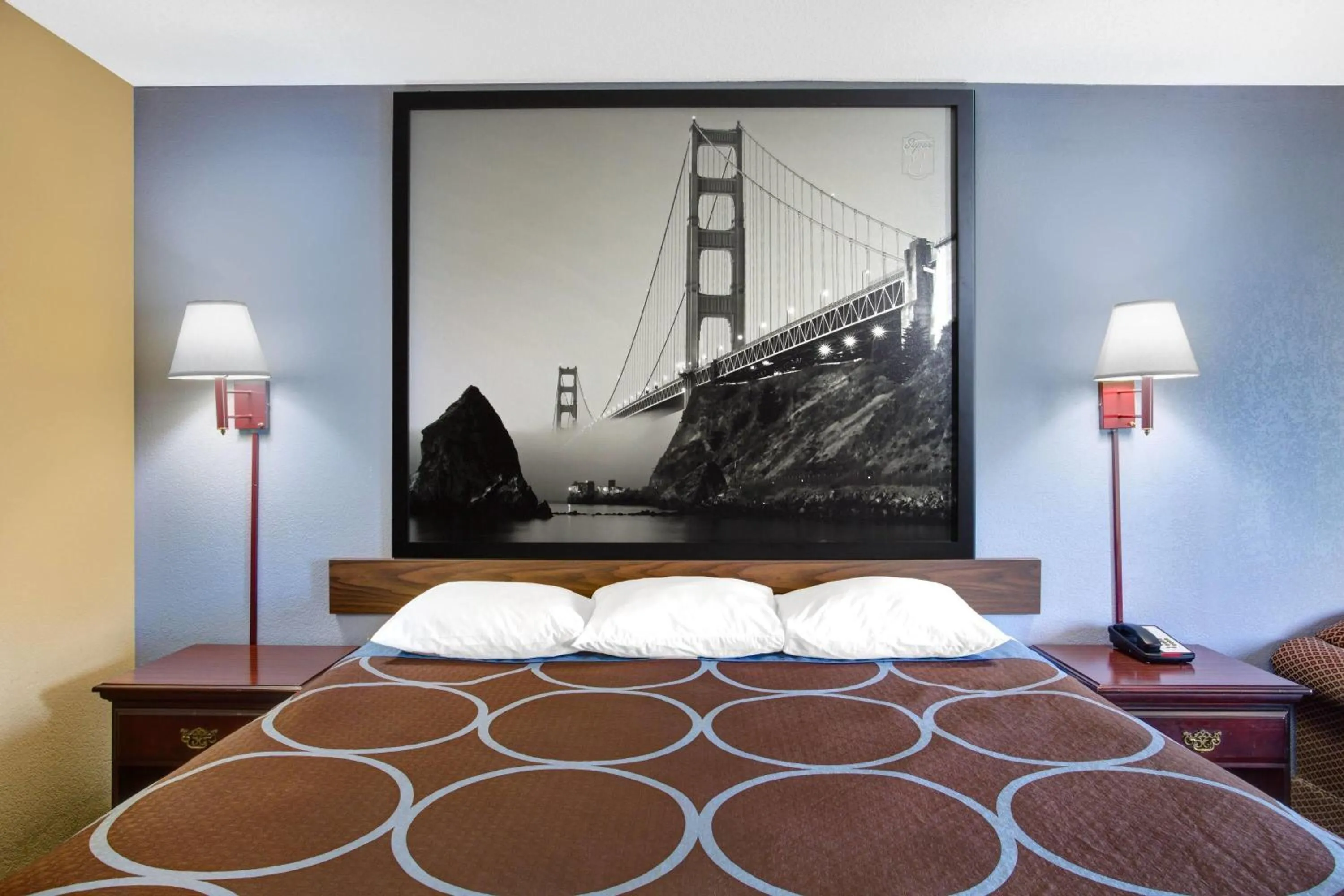 Photo of the whole room, Bed in Super 8 by Wyndham Booneville