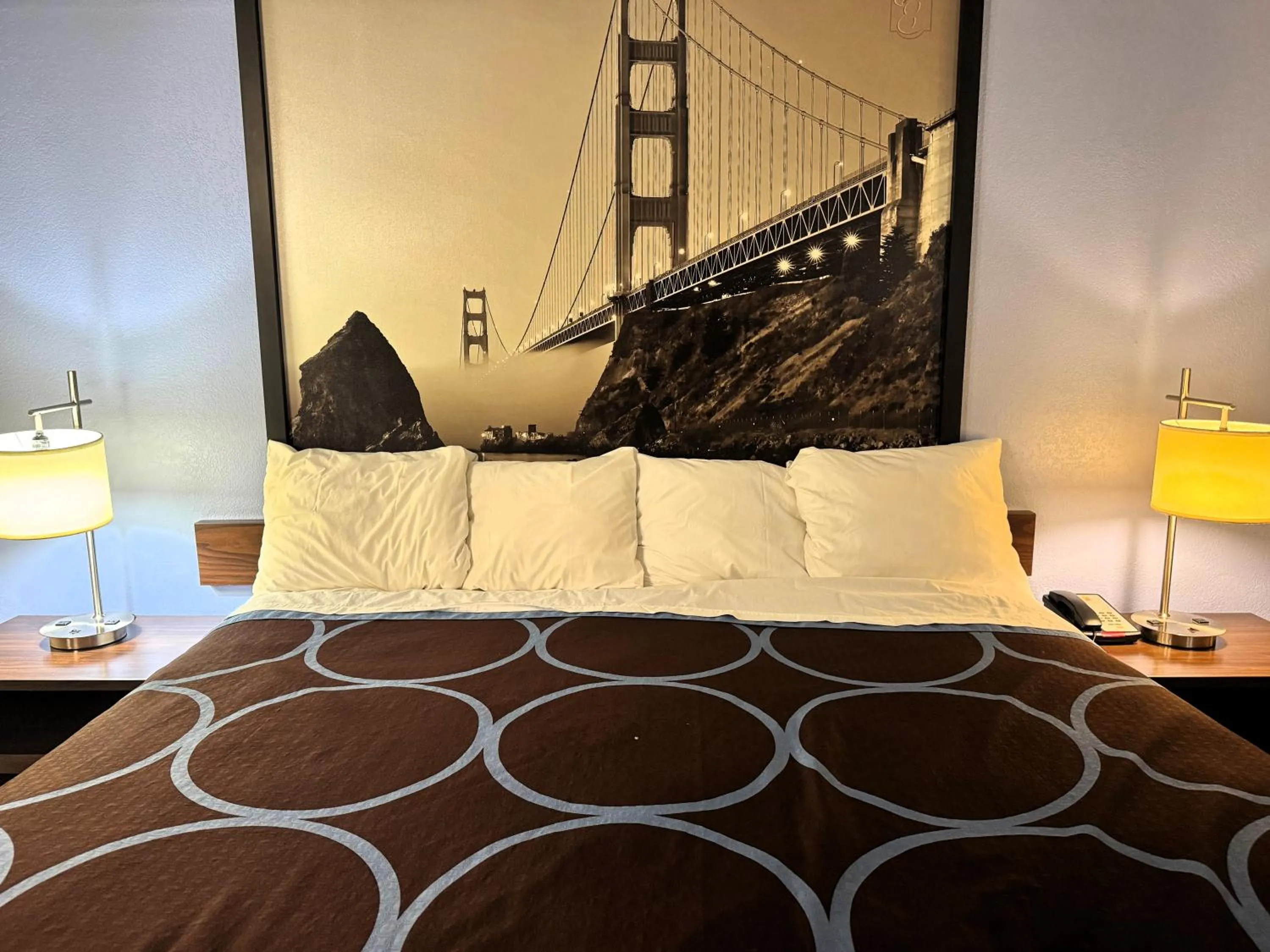 Bed in Super 8 by Wyndham Booneville