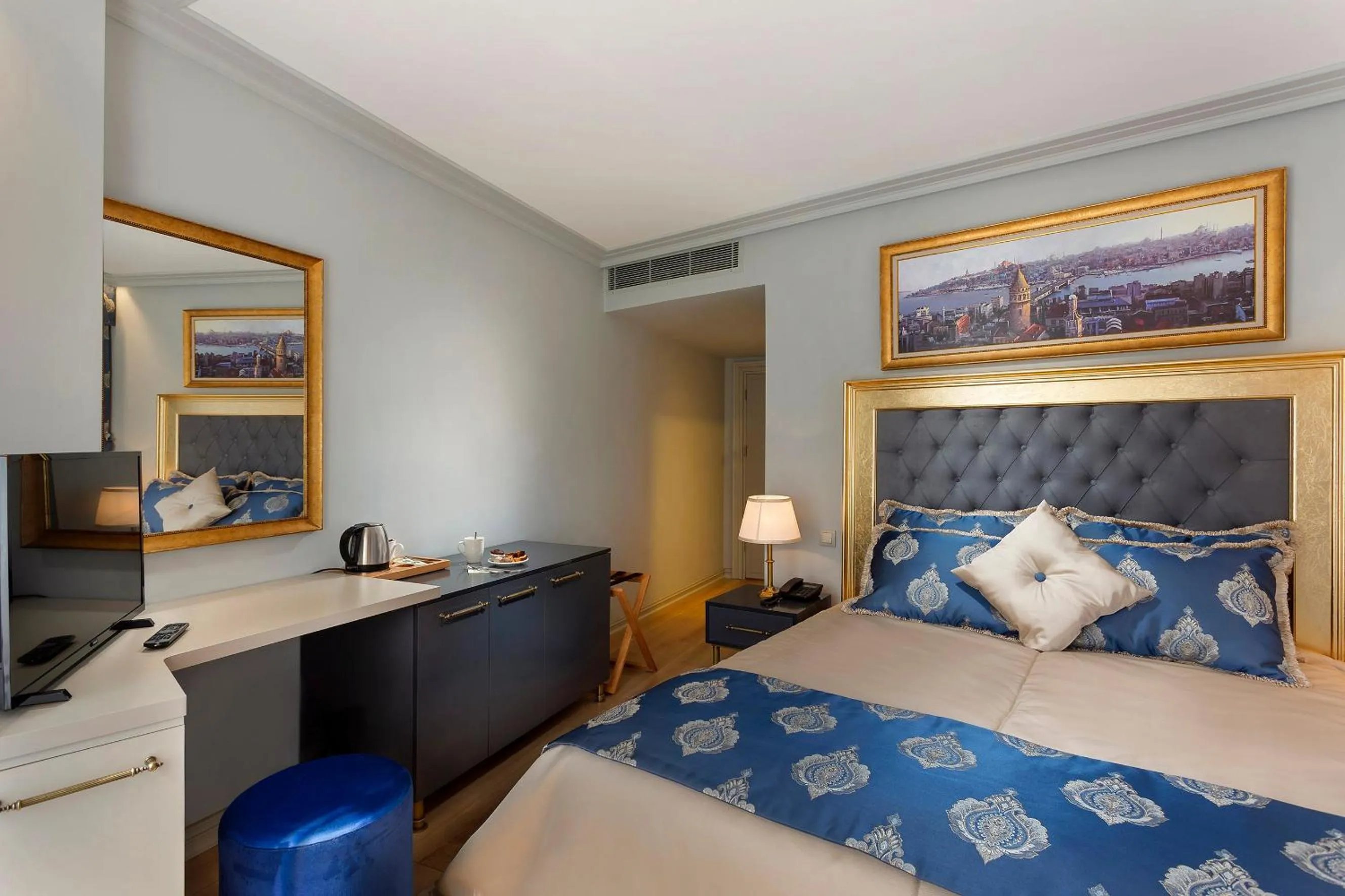 Bed in Güner Business Hotel