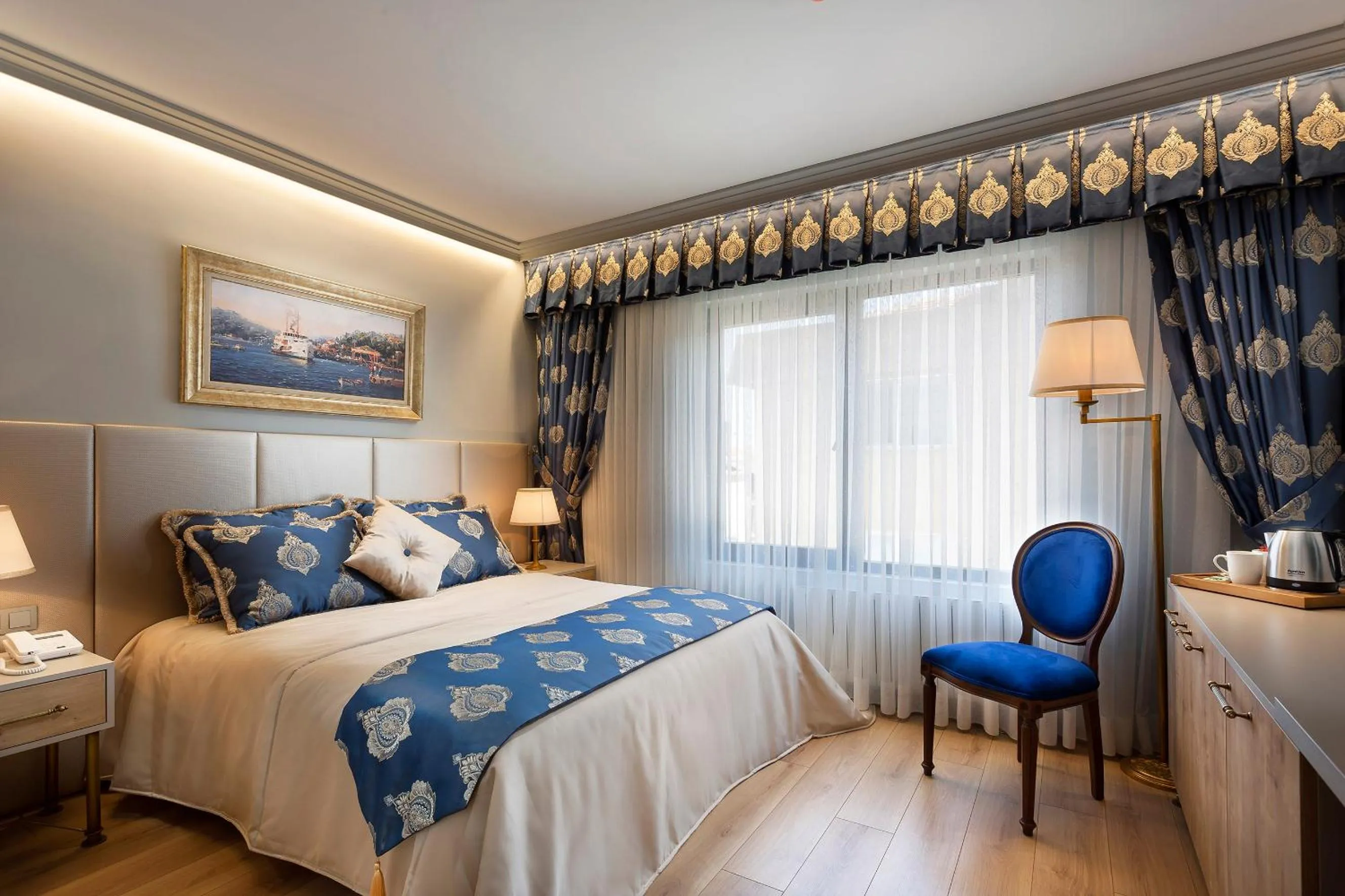 Bed in Güner Business Hotel