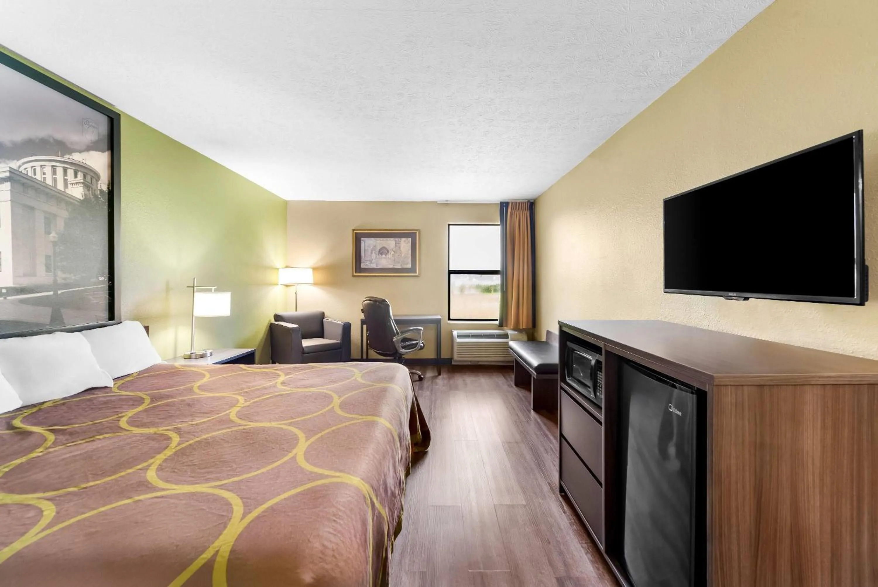 Bed in Super 8 by Wyndham Bellefontaine