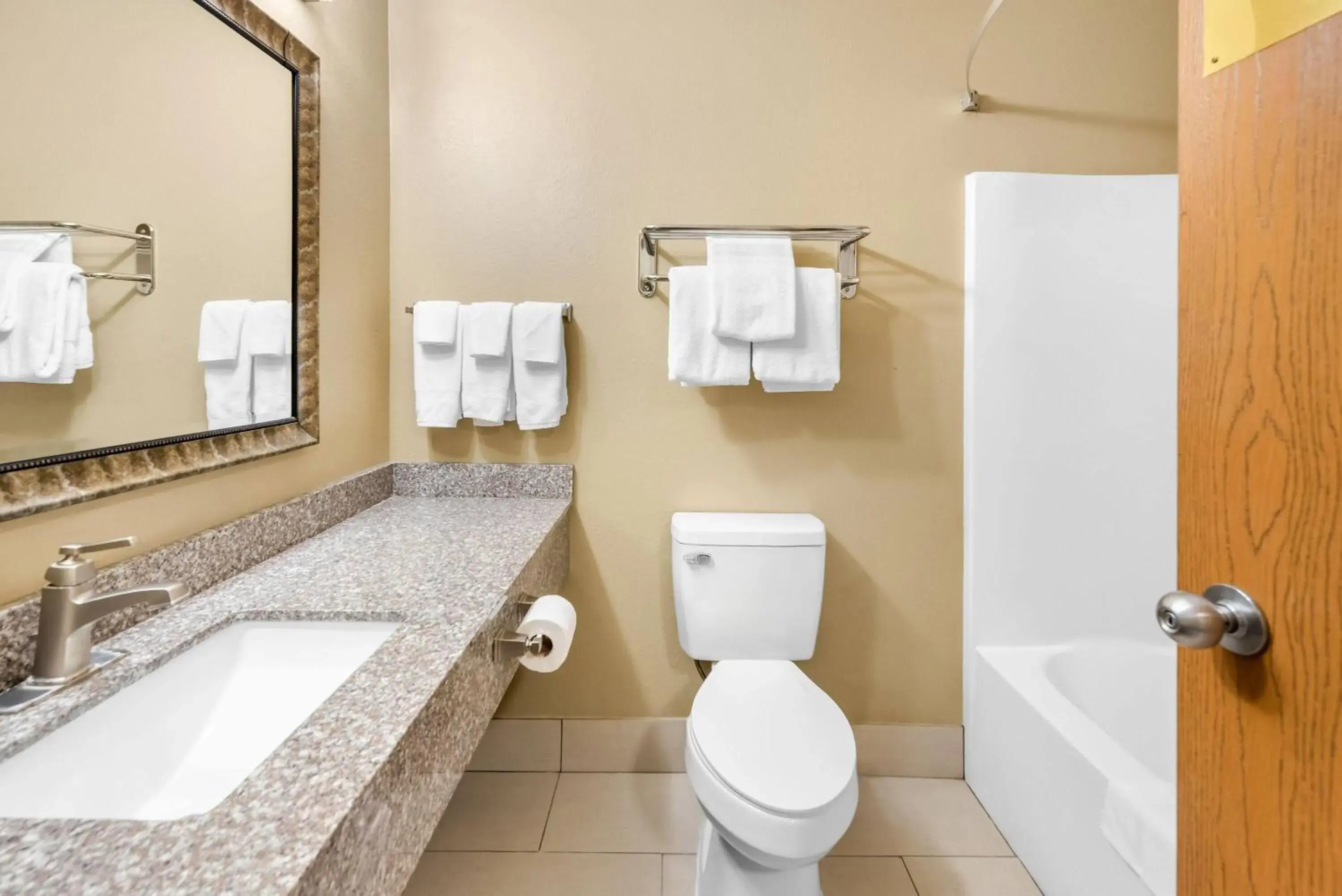 Studio Suite with Two Queen Beds - Non-Smoking in Super 8 by Wyndham Bellefontaine Studio Suite with Two Queen Beds - Non-Smoking in Super 8 by Wyndham Bellefontaine