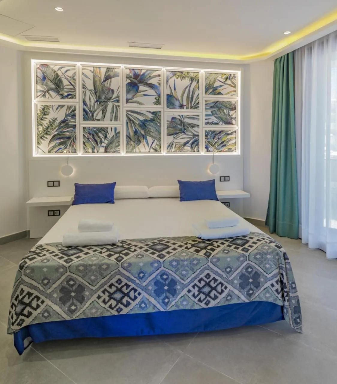 Photo of the whole room, Bed in Hotel Playa de la Plata