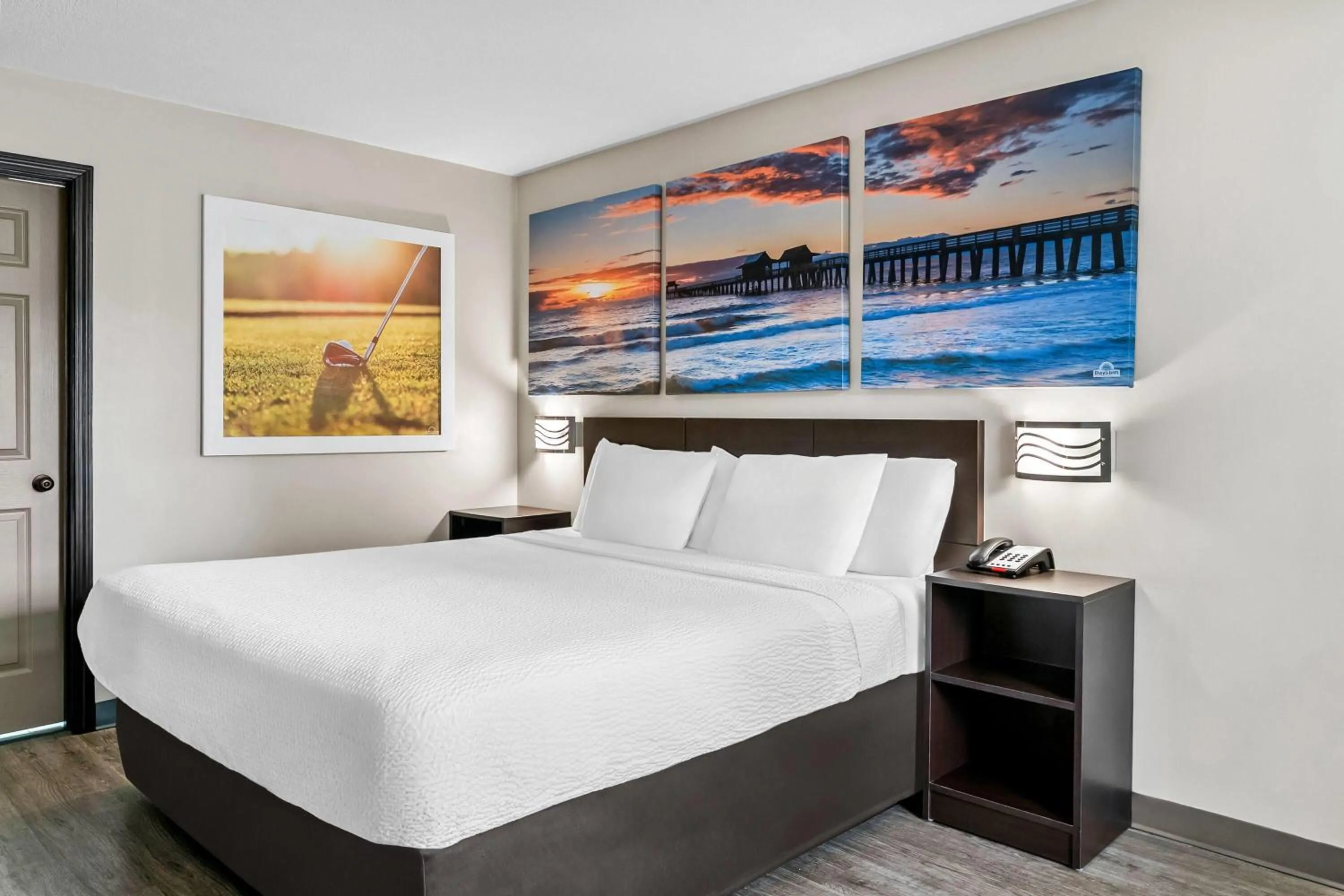 Bed in Days Inn by Wyndham Spartanburg