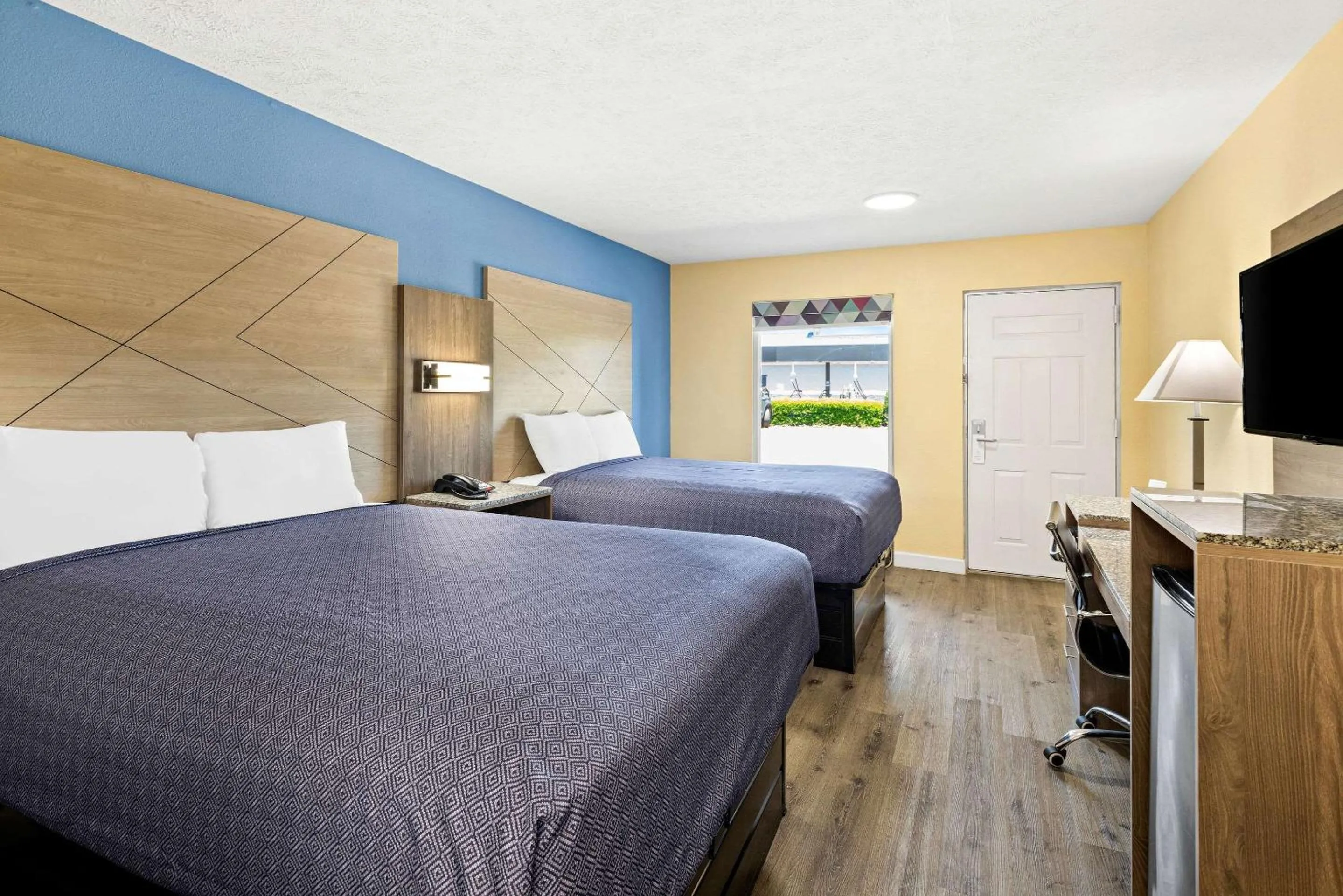 Bed in Rodeway Inn Oxford