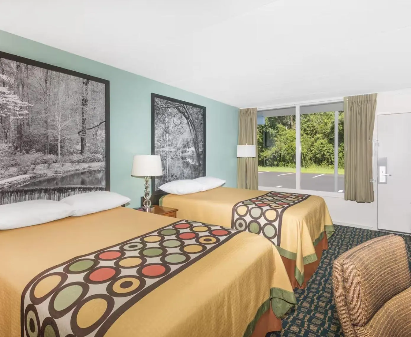 Bed in Super 8 By Wyndham Kingsland I-95 Naval Base Area