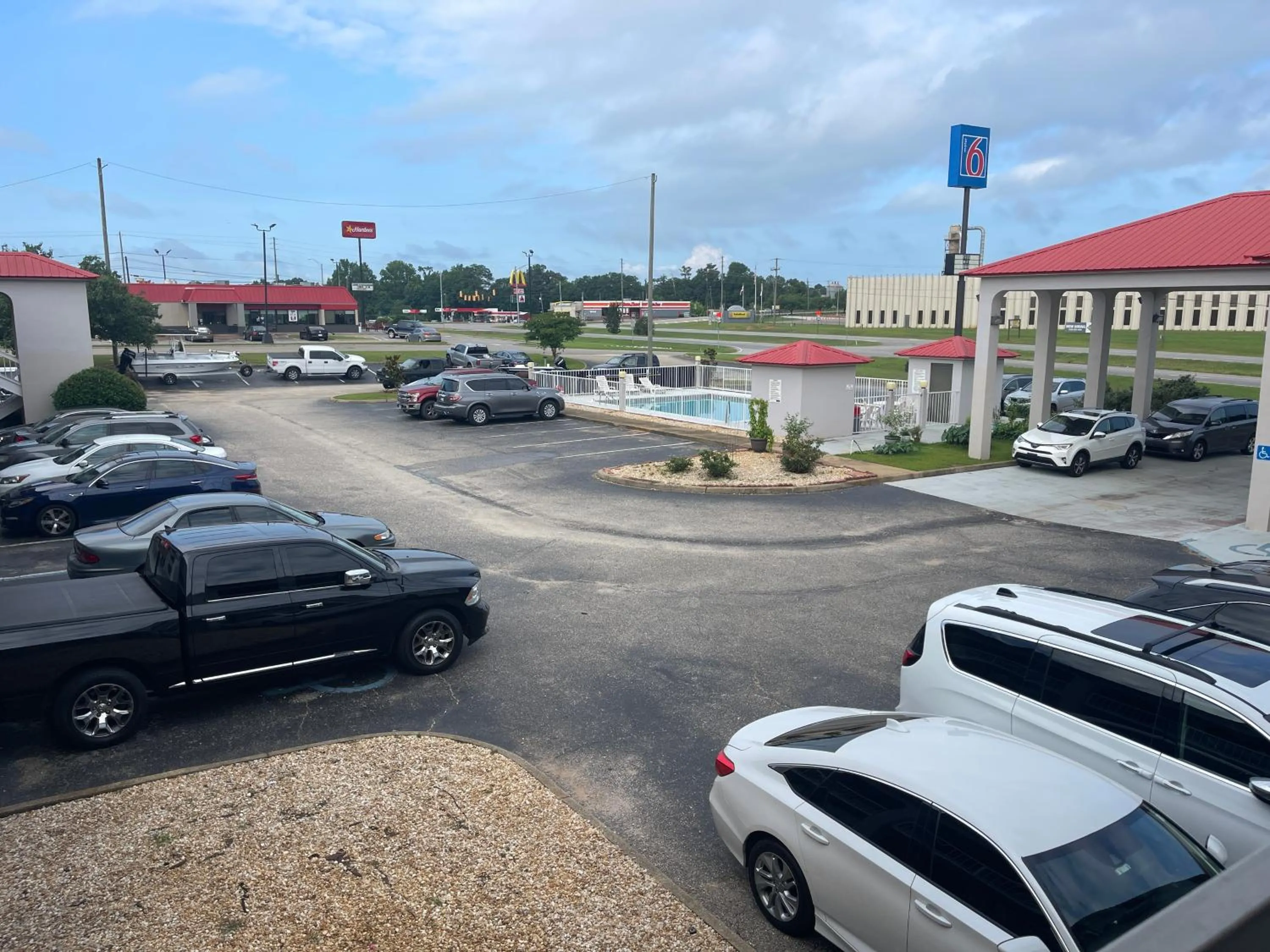 Property building in Motel 6 Abbeville, AL