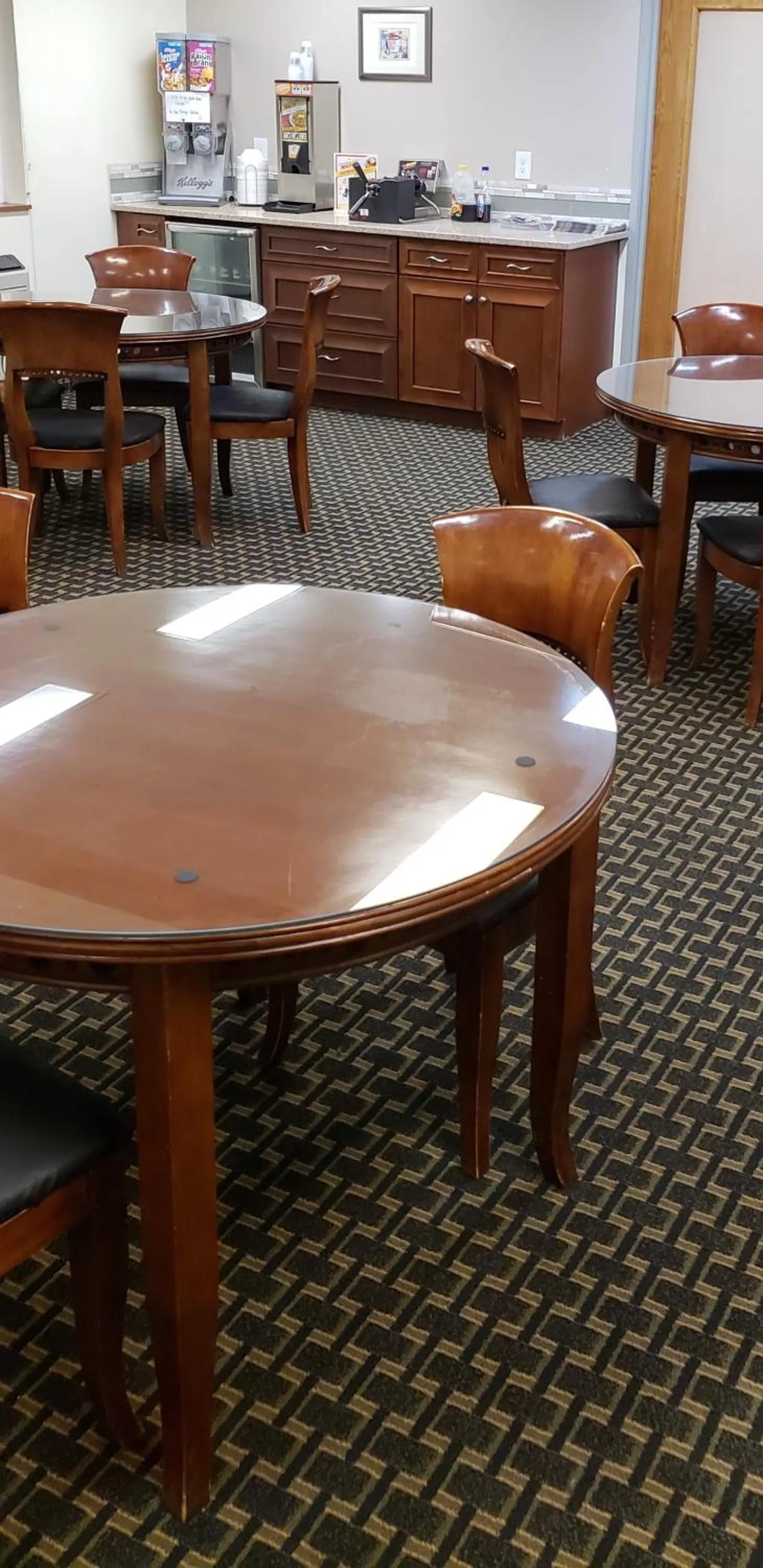 Breakfast in Super 8 by Wyndham Windsor