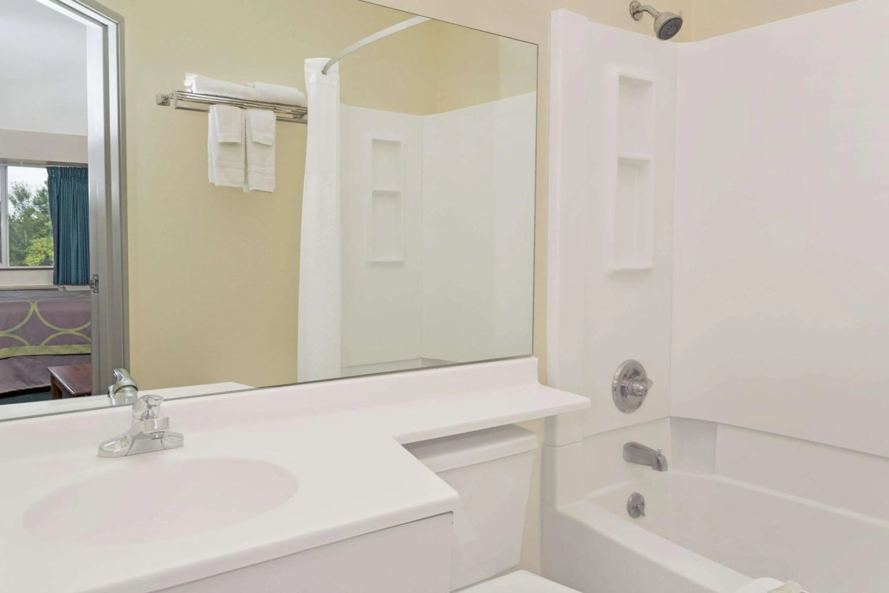 Bathroom in Super 8 by Wyndham Windsor