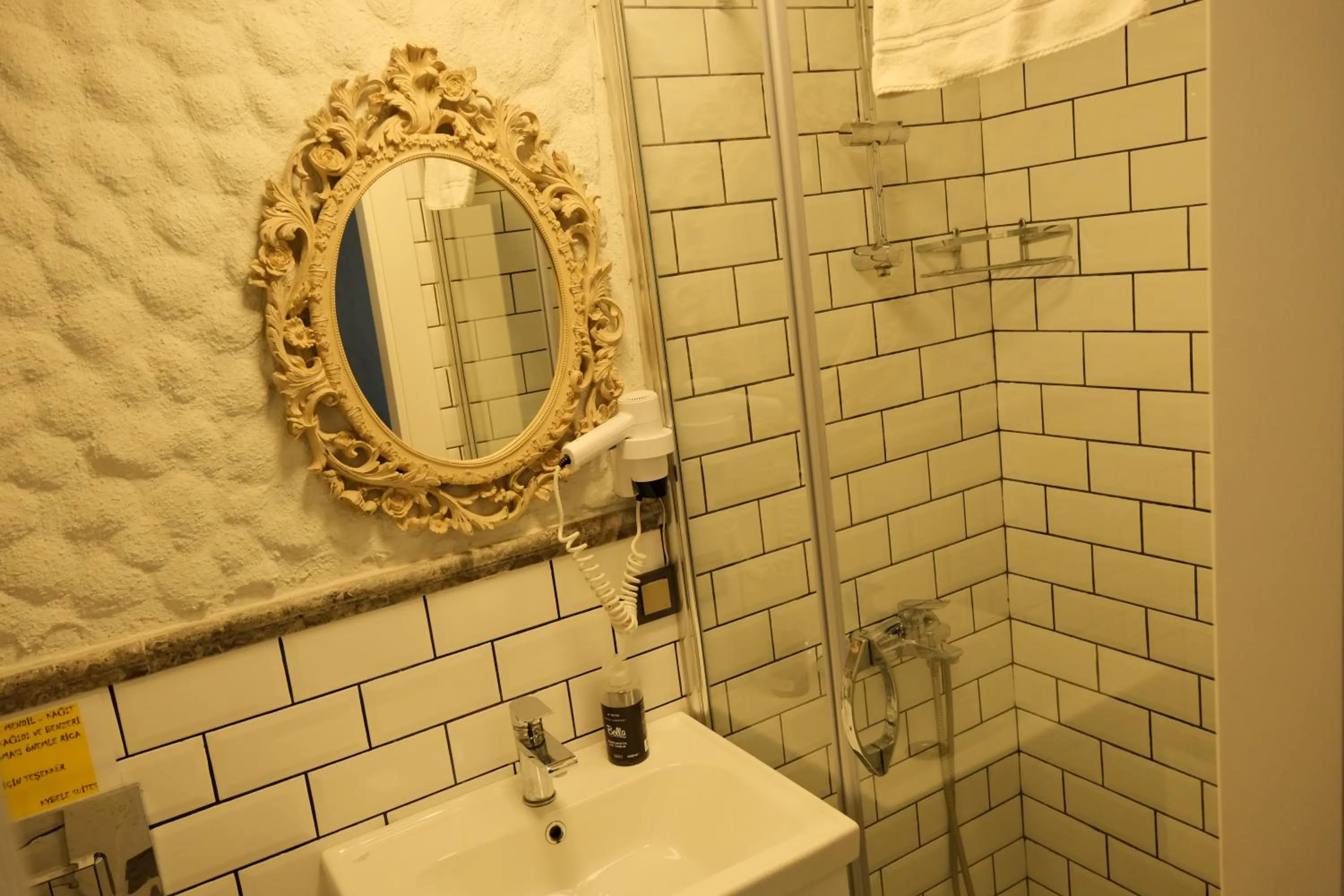 Toilet in Kybele Suites Alaçatı