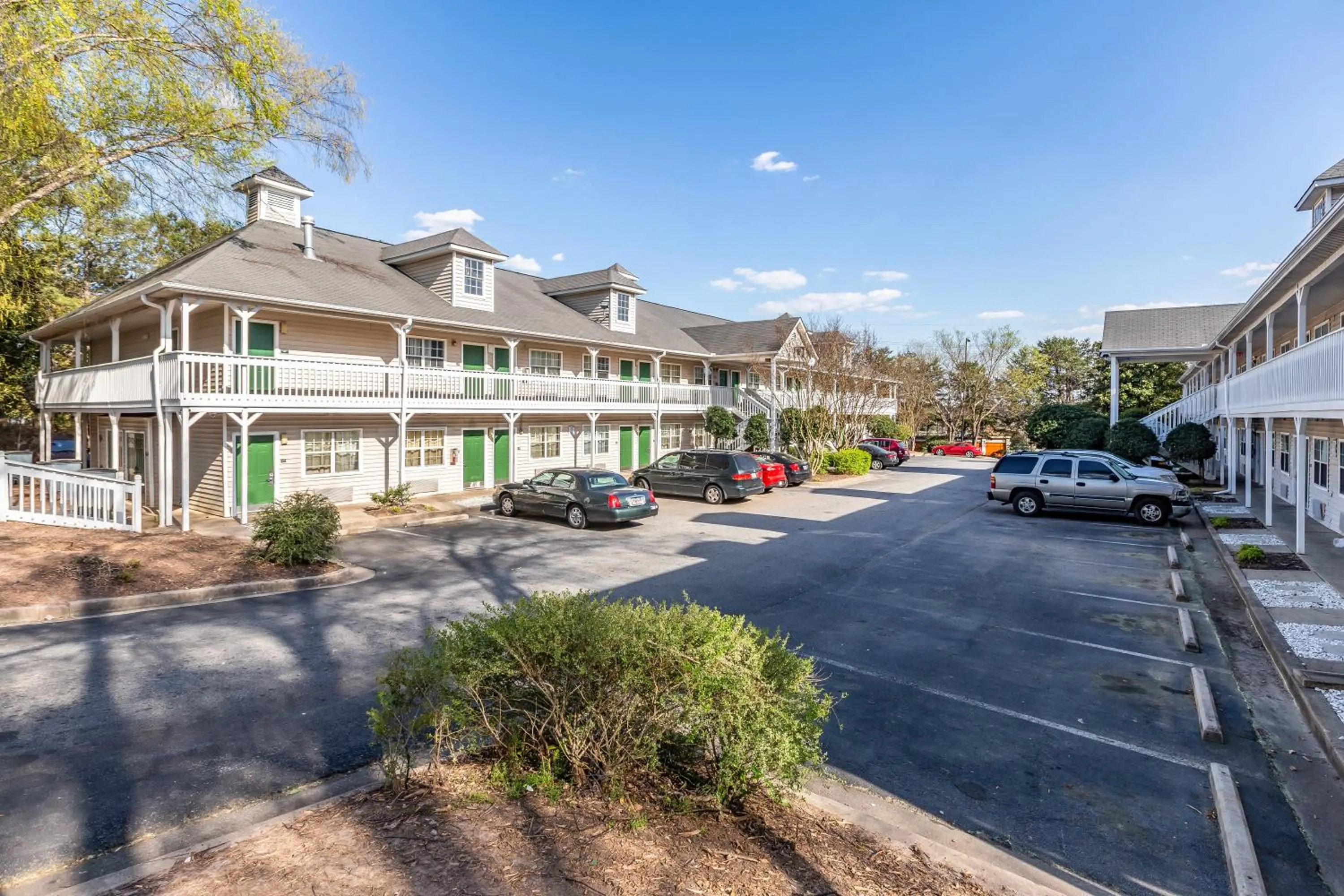 Property building in HomeTowne Studios by Red Roof Atlanta NE – Norcross South