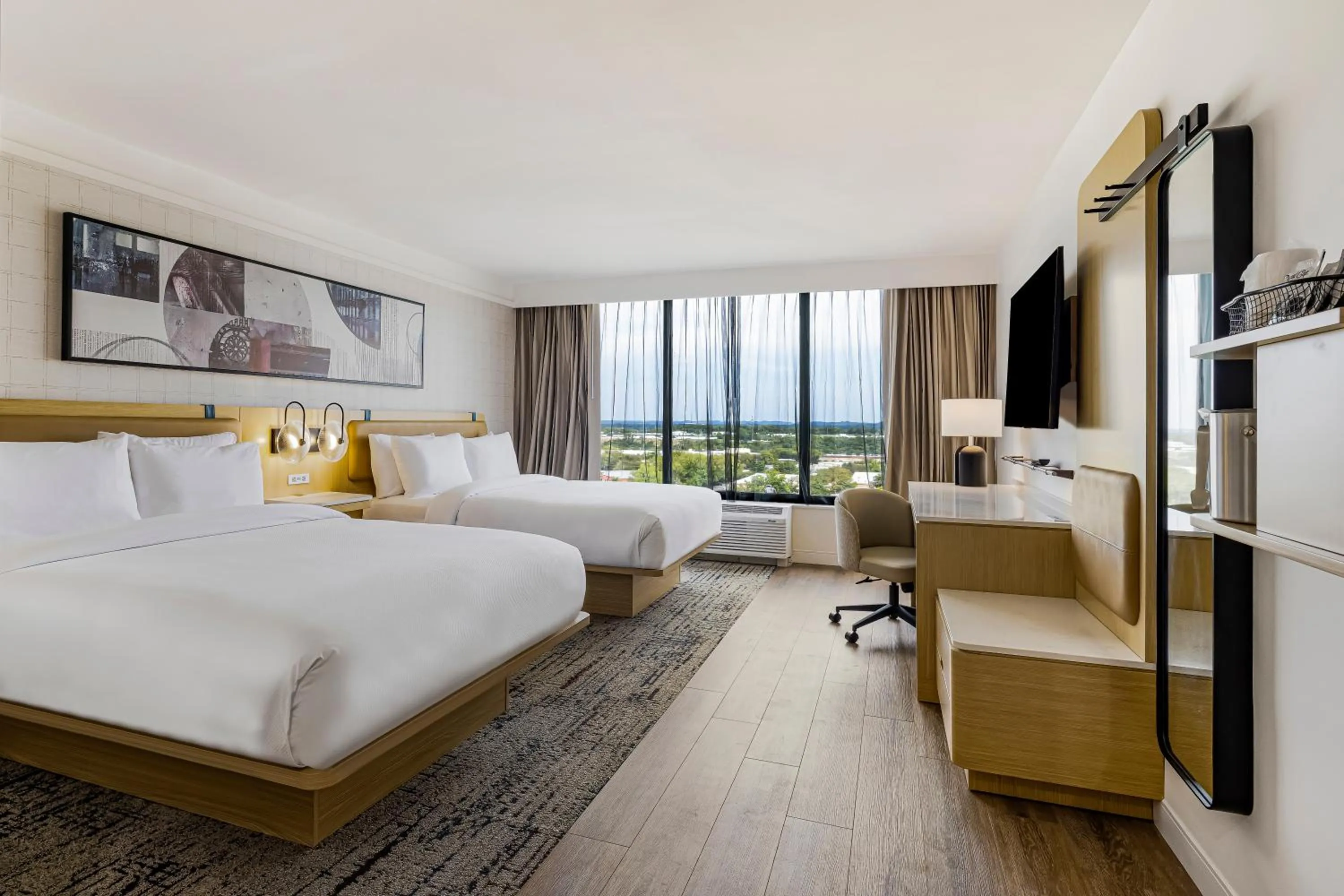 Photo of the whole room, Bed in Hotel Preston Nashville Airport