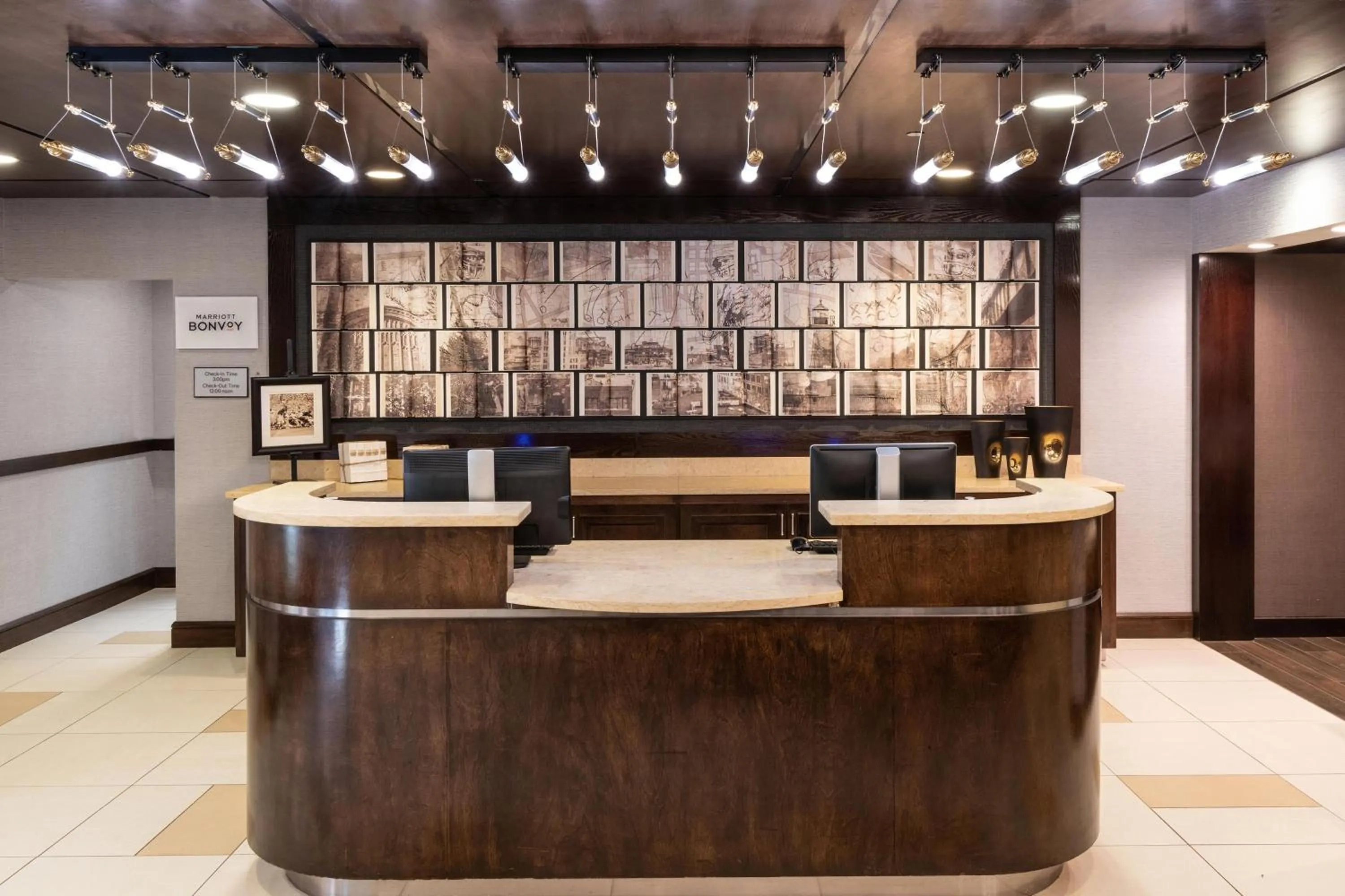 Lobby or reception in Sheraton Ann Arbor Hotel
