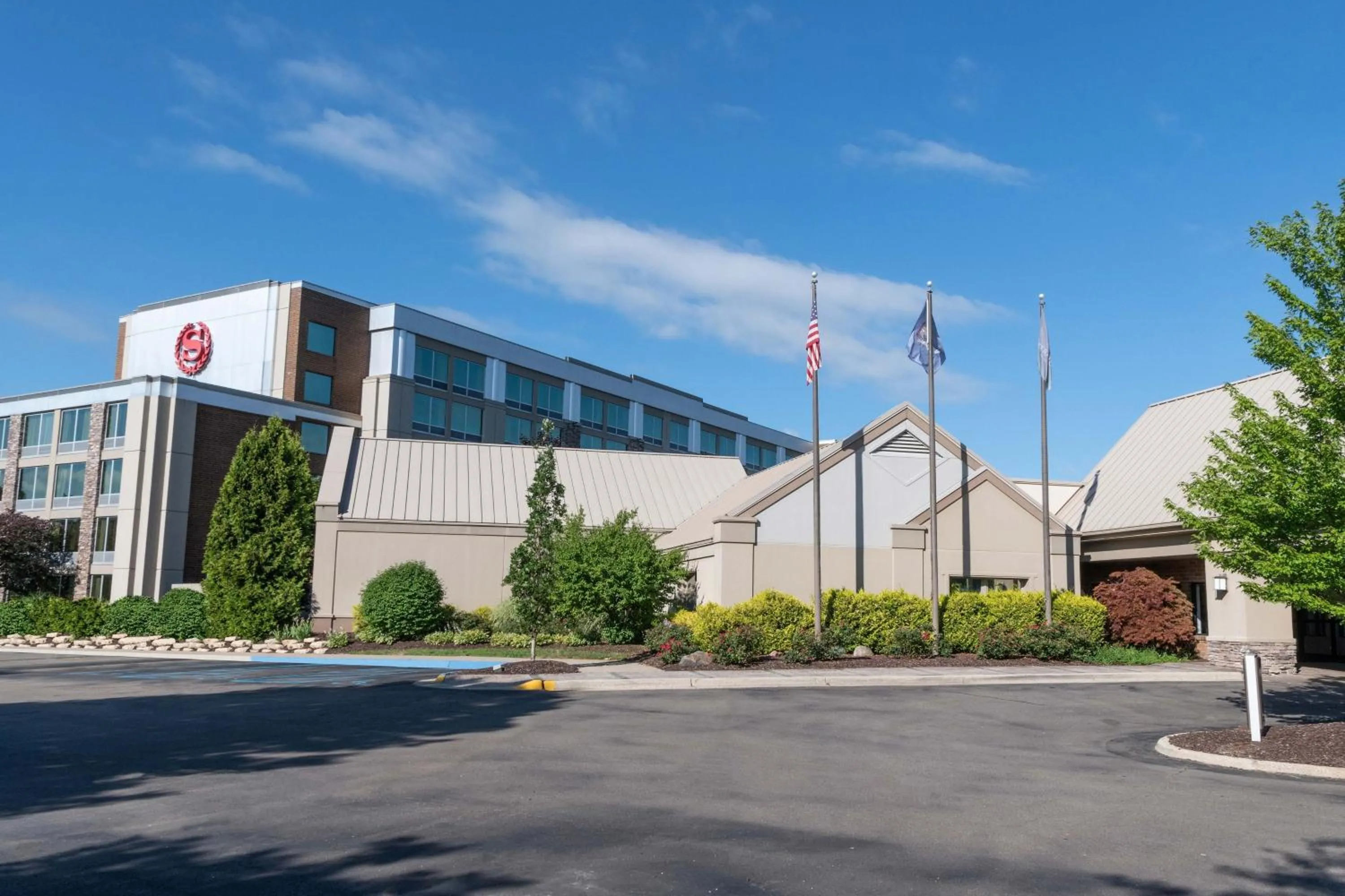 Property building in Sheraton Ann Arbor Hotel