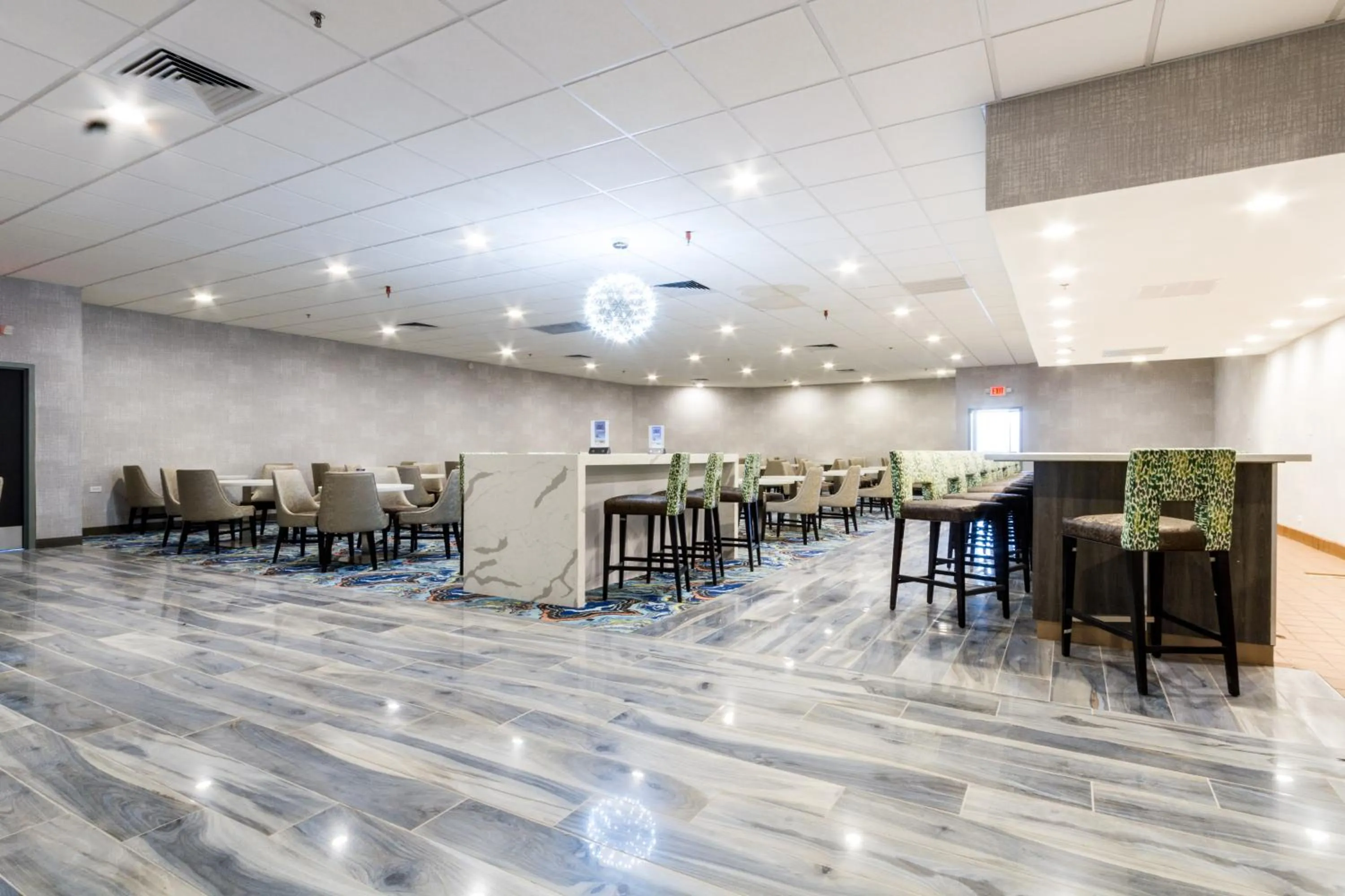 Restaurant/Places to Eat in Best Western Plus Executive Residency Denver-Central Park Hotel