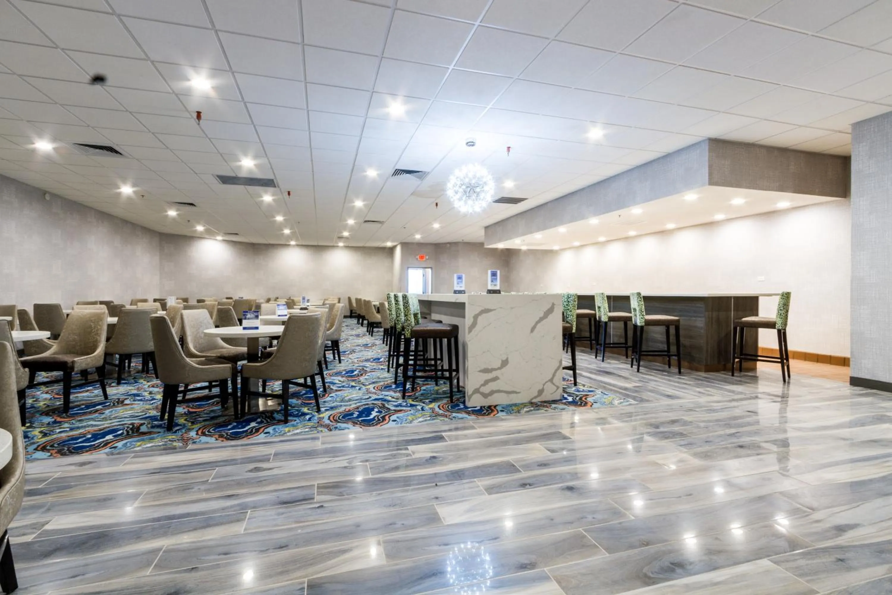 Restaurant/Places to Eat in Best Western Plus Executive Residency Denver-Central Park Hotel