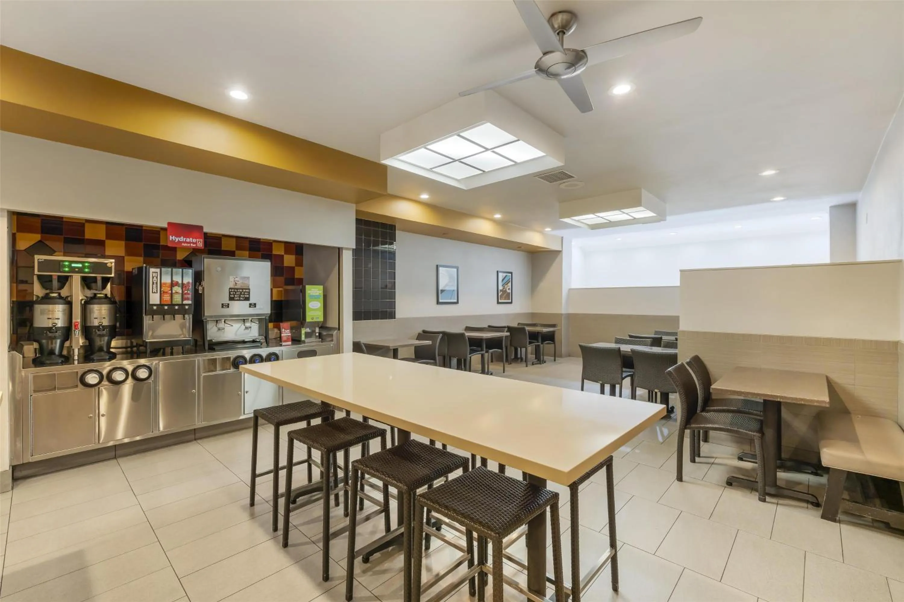 Breakfast in Best Western Plus Park Place Inn - Mini Suites