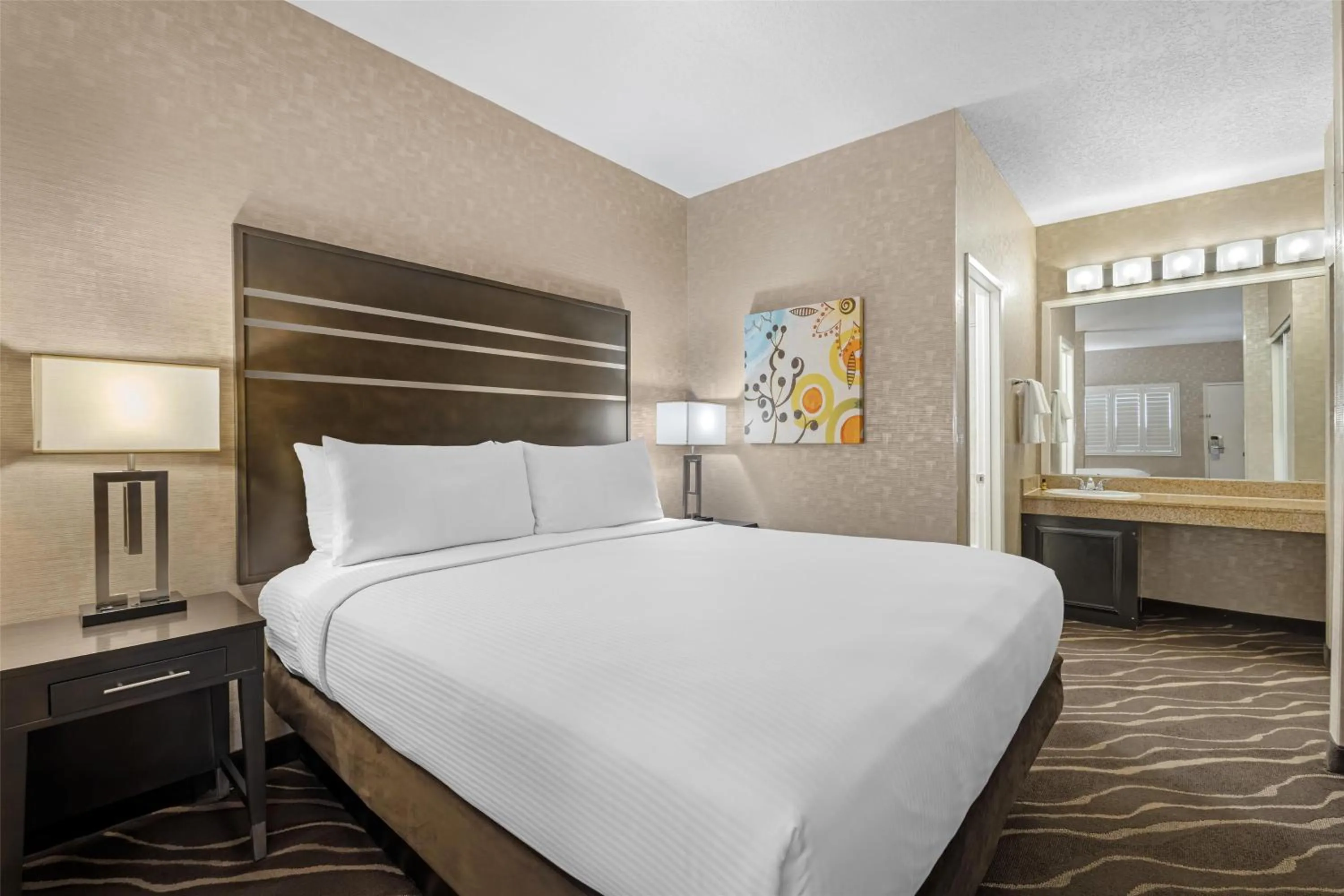 Bedroom, Bed in Best Western Plus Park Place Inn - Mini Suites