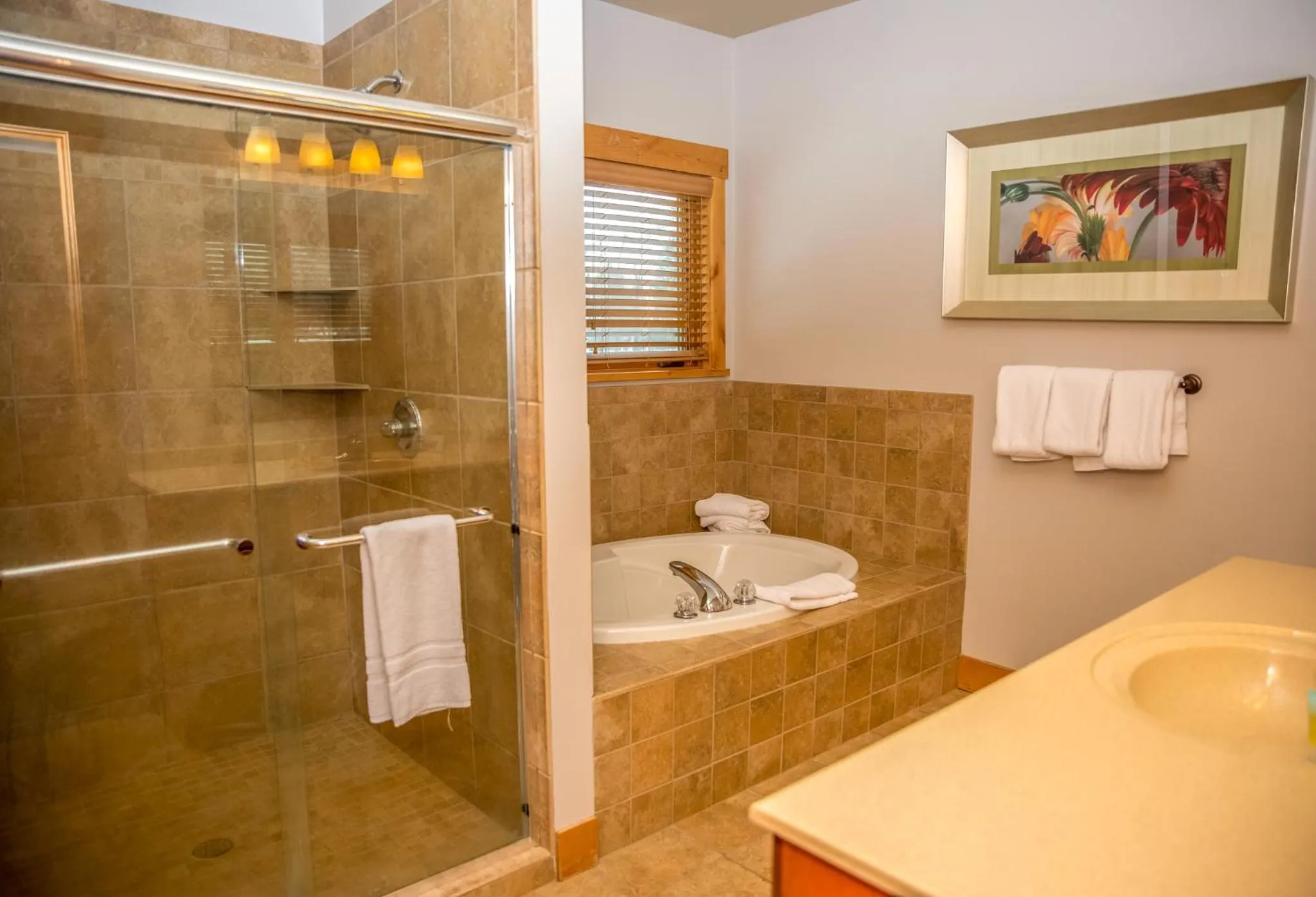 Bathroom in Ruttger's Bay Lake Resort