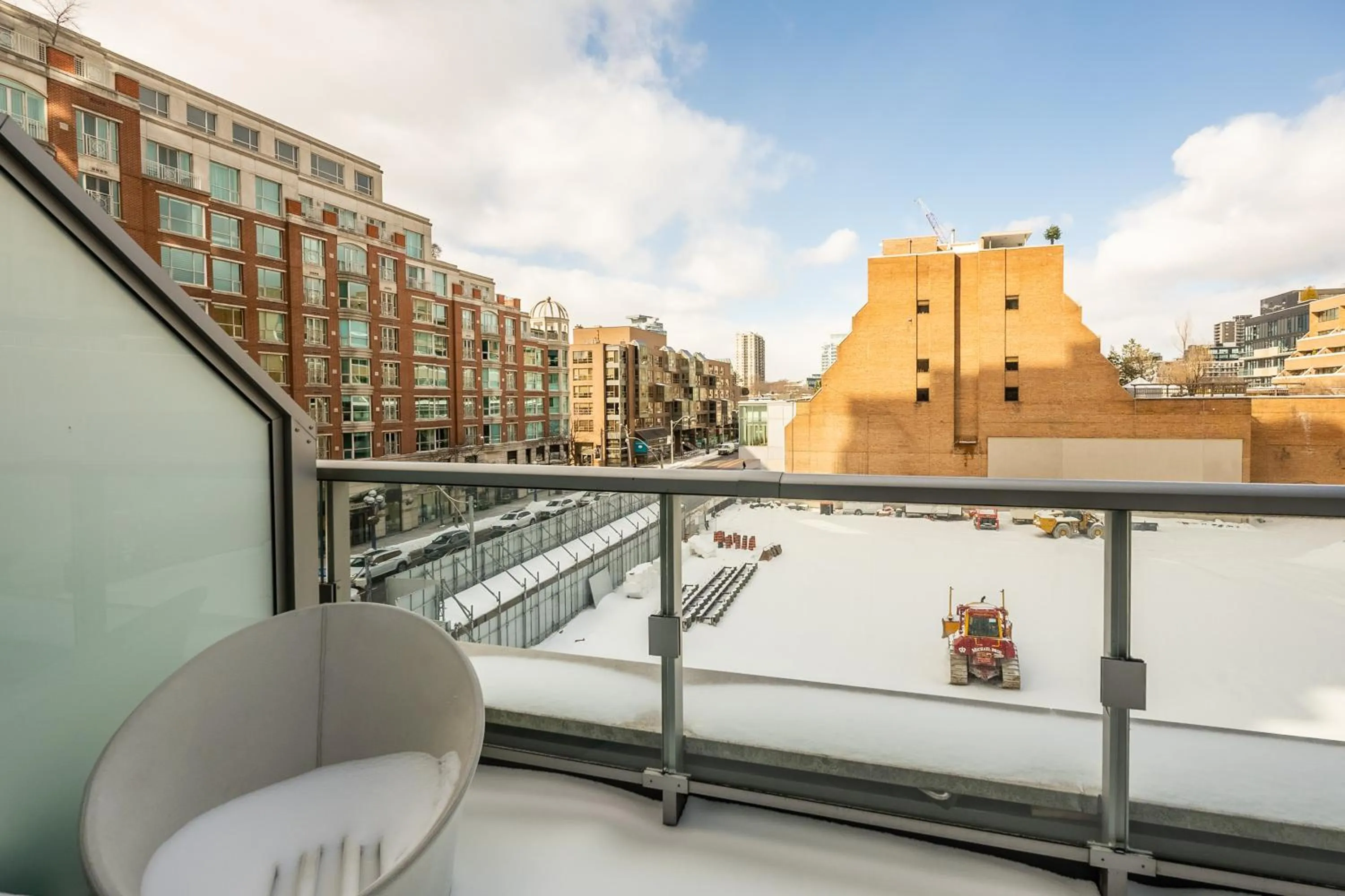 Patio in GLOBALSTAY Charming Yorkville Aprt