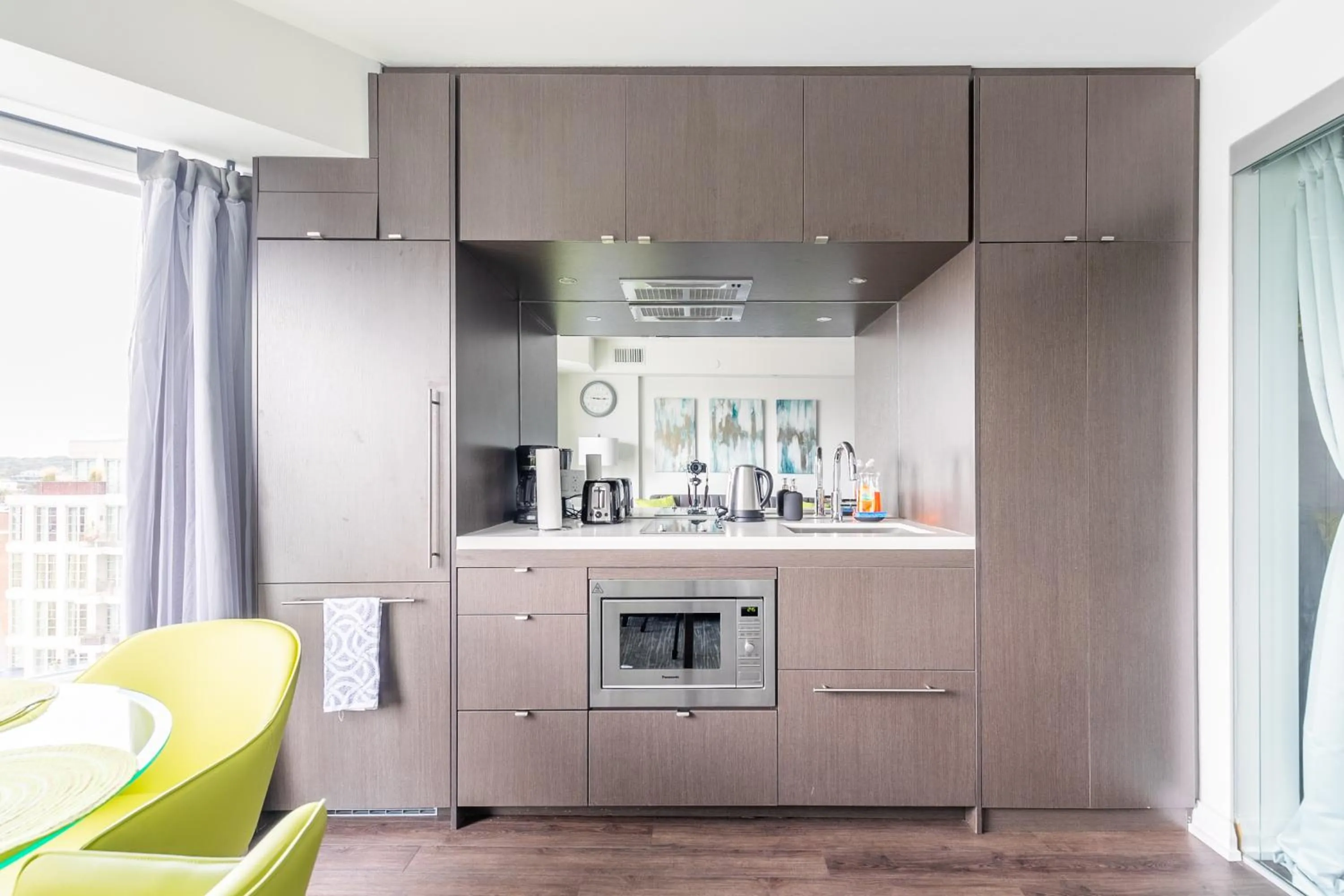 Kitchen or kitchenette in GLOBALSTAY Charming Yorkville Aprt