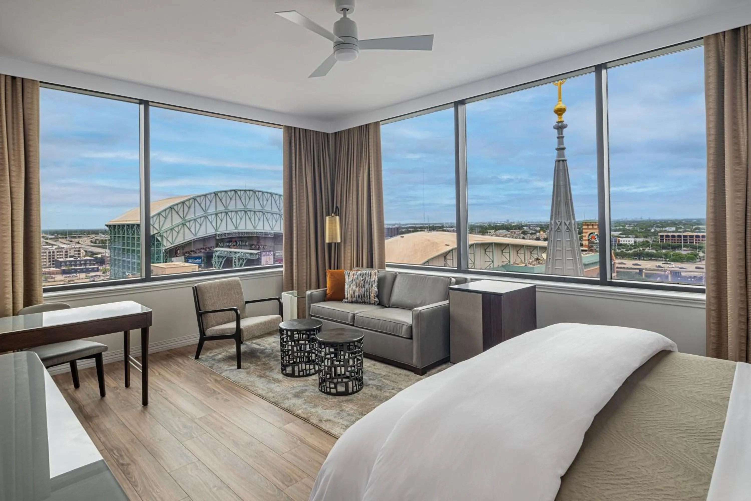 Bedroom in The Westin Houston Downtown