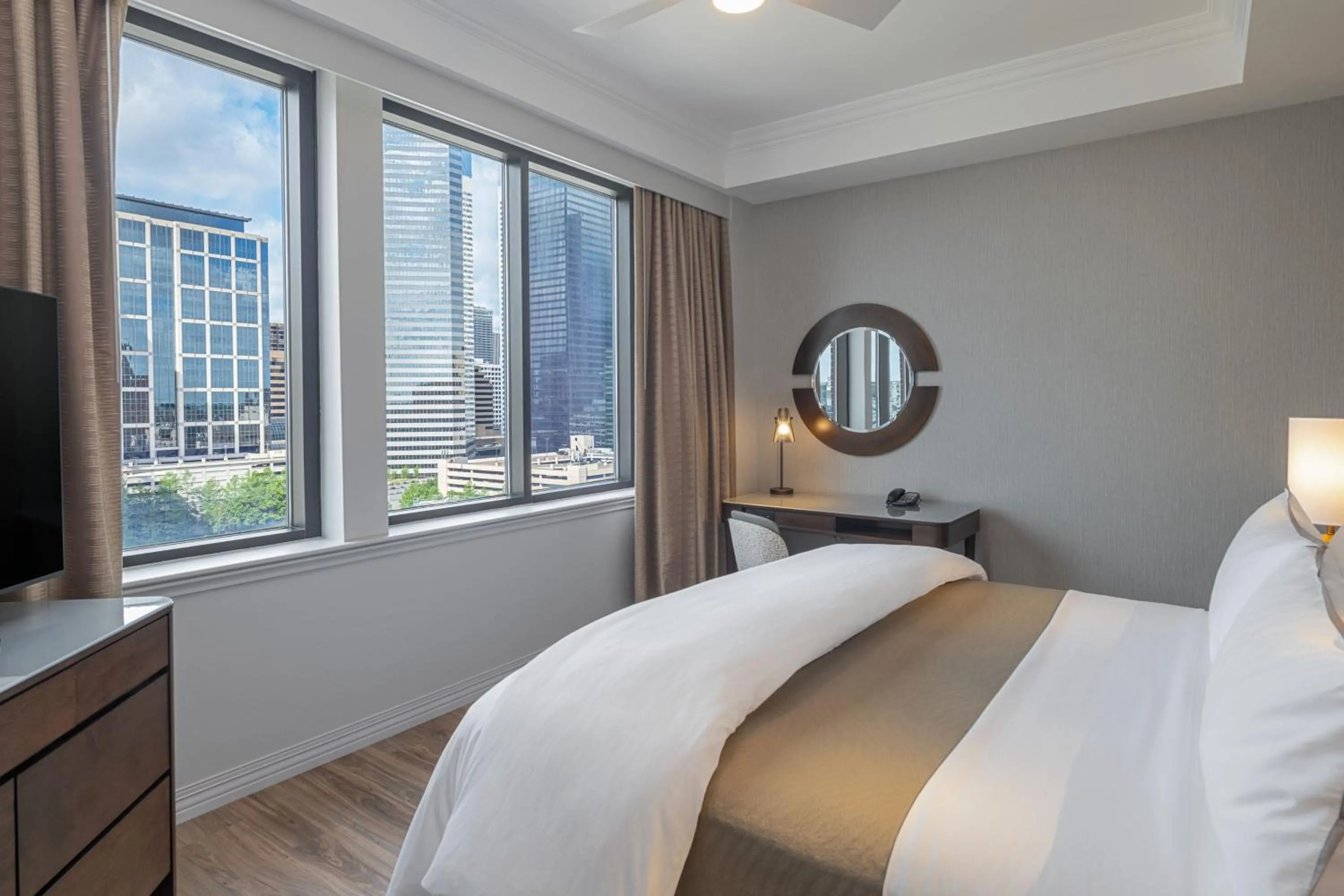 Bedroom, Bed in The Westin Houston Downtown