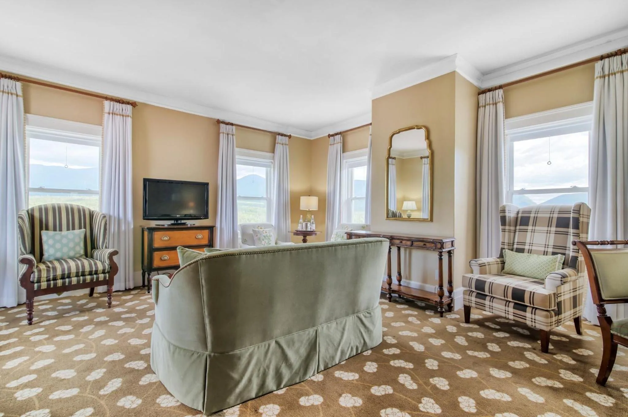 Photo of the whole room in Omni Mount Washington Resort & Spa