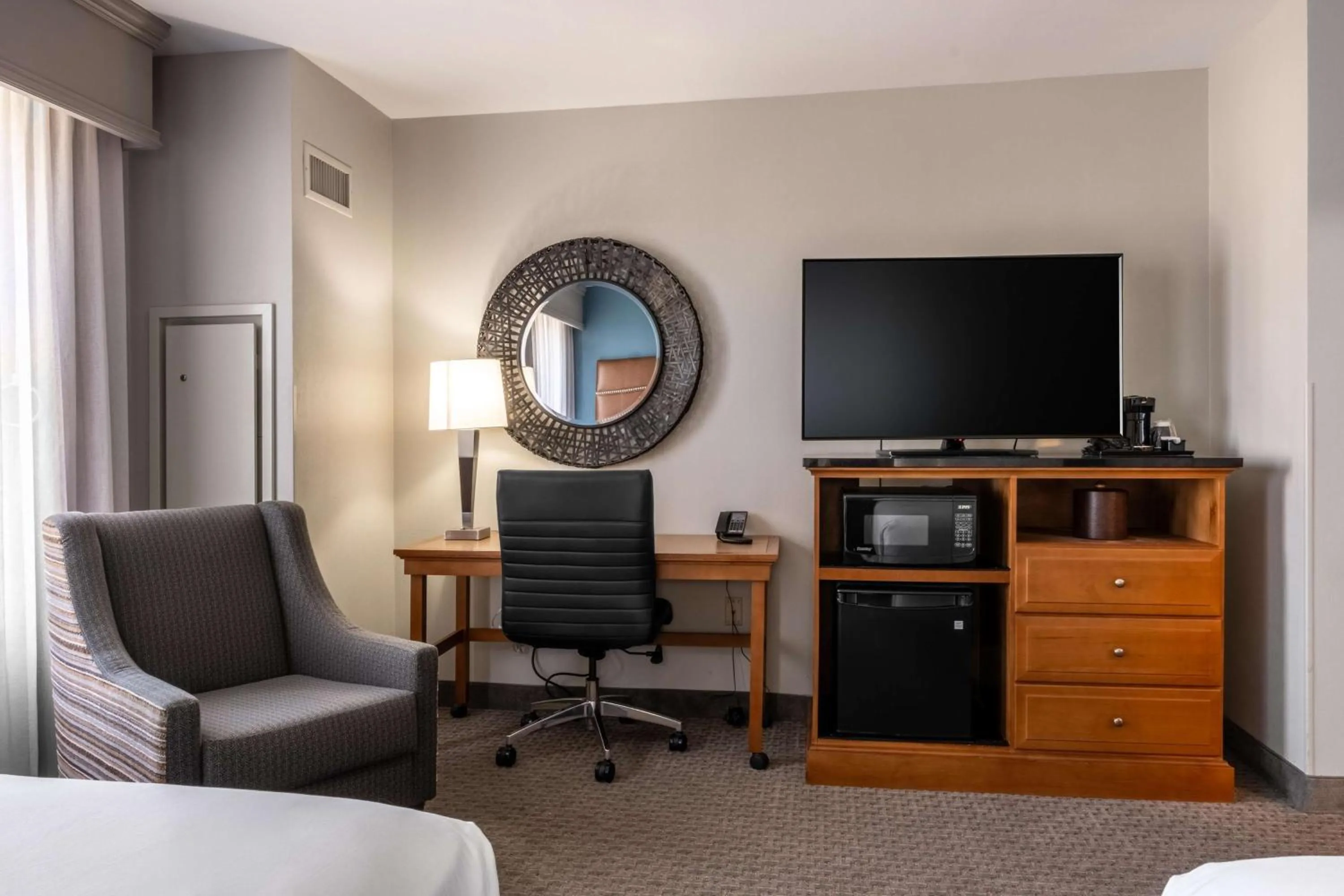 Bedroom, Bed in Drury Plaza Hotel Broadview Wichita