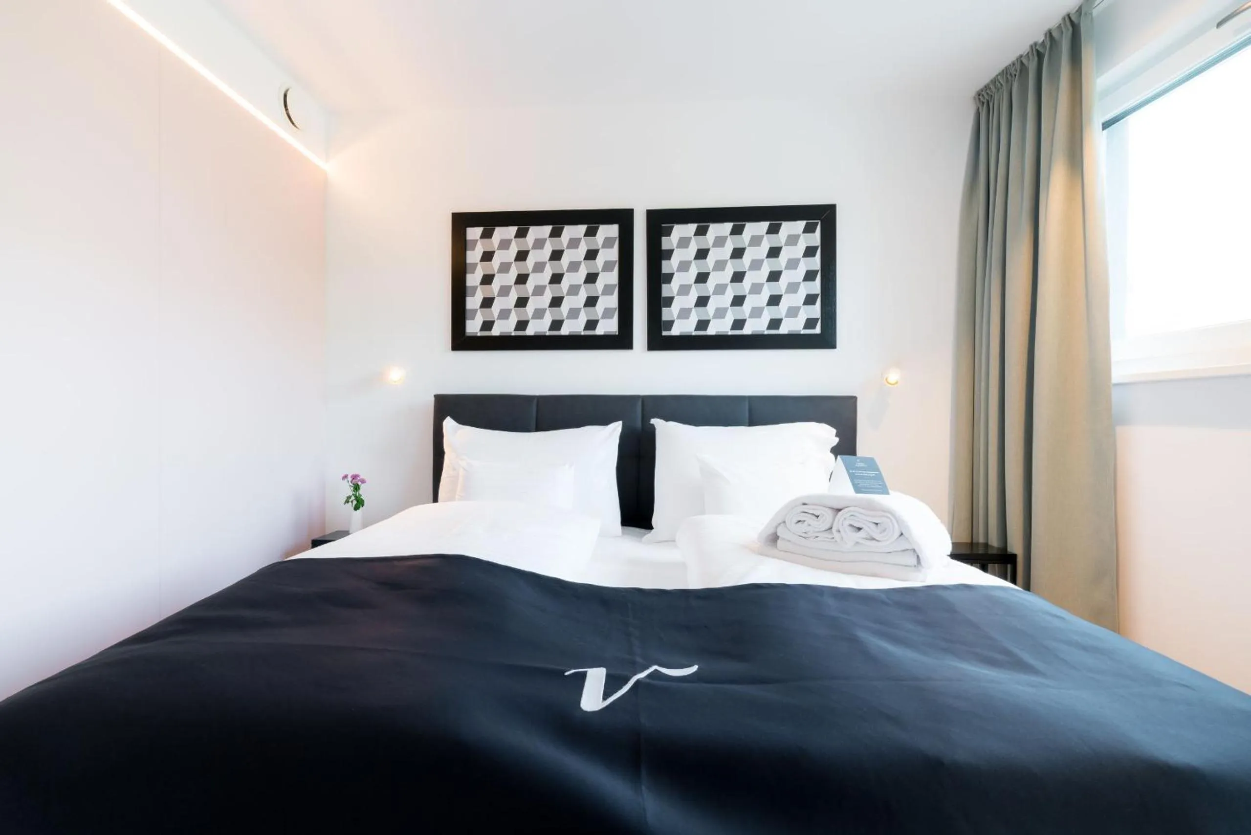 Bed in Vienna Residence, Hietzing - Schönbrunn