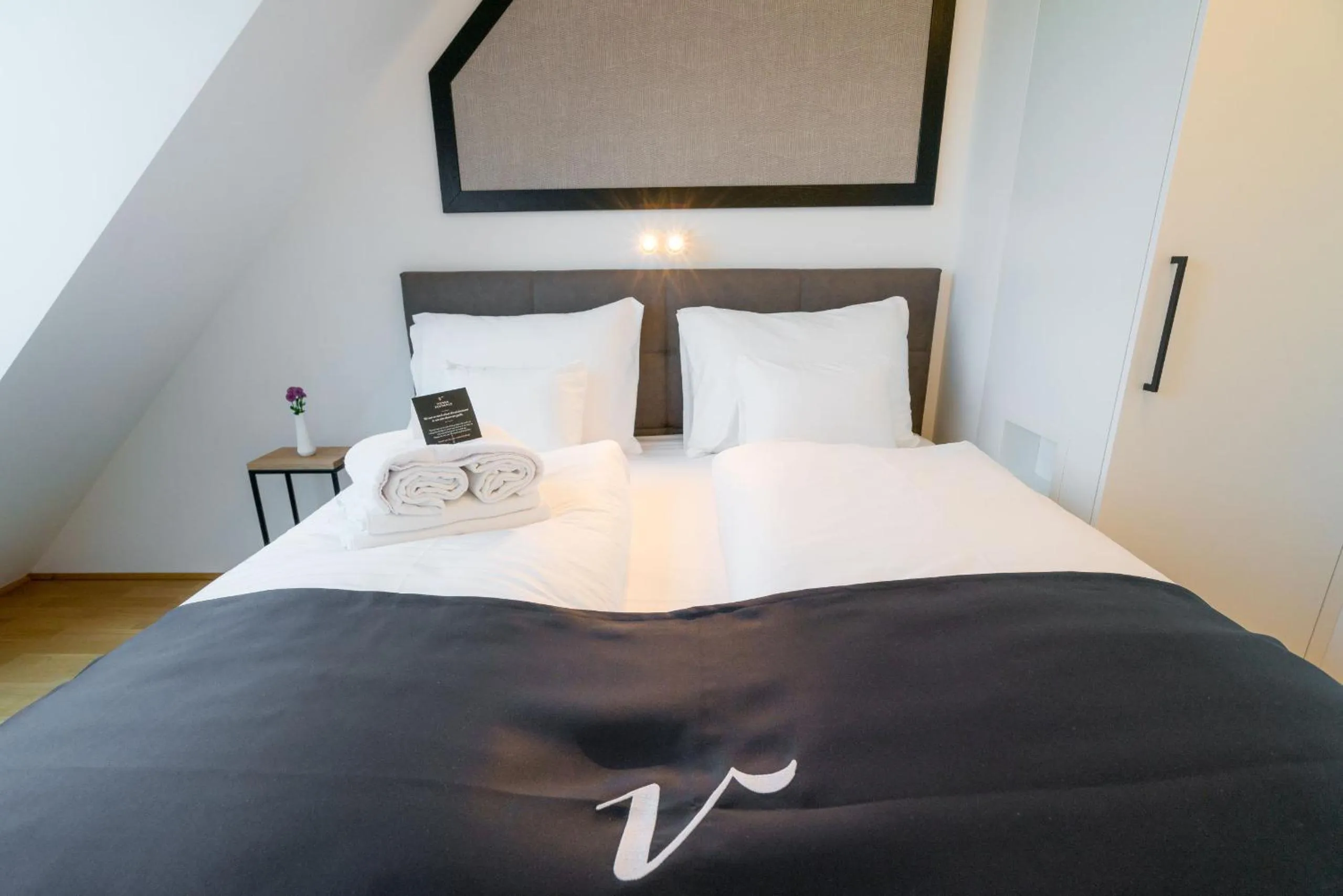 Bed in Vienna Residence, Hietzing - Schönbrunn