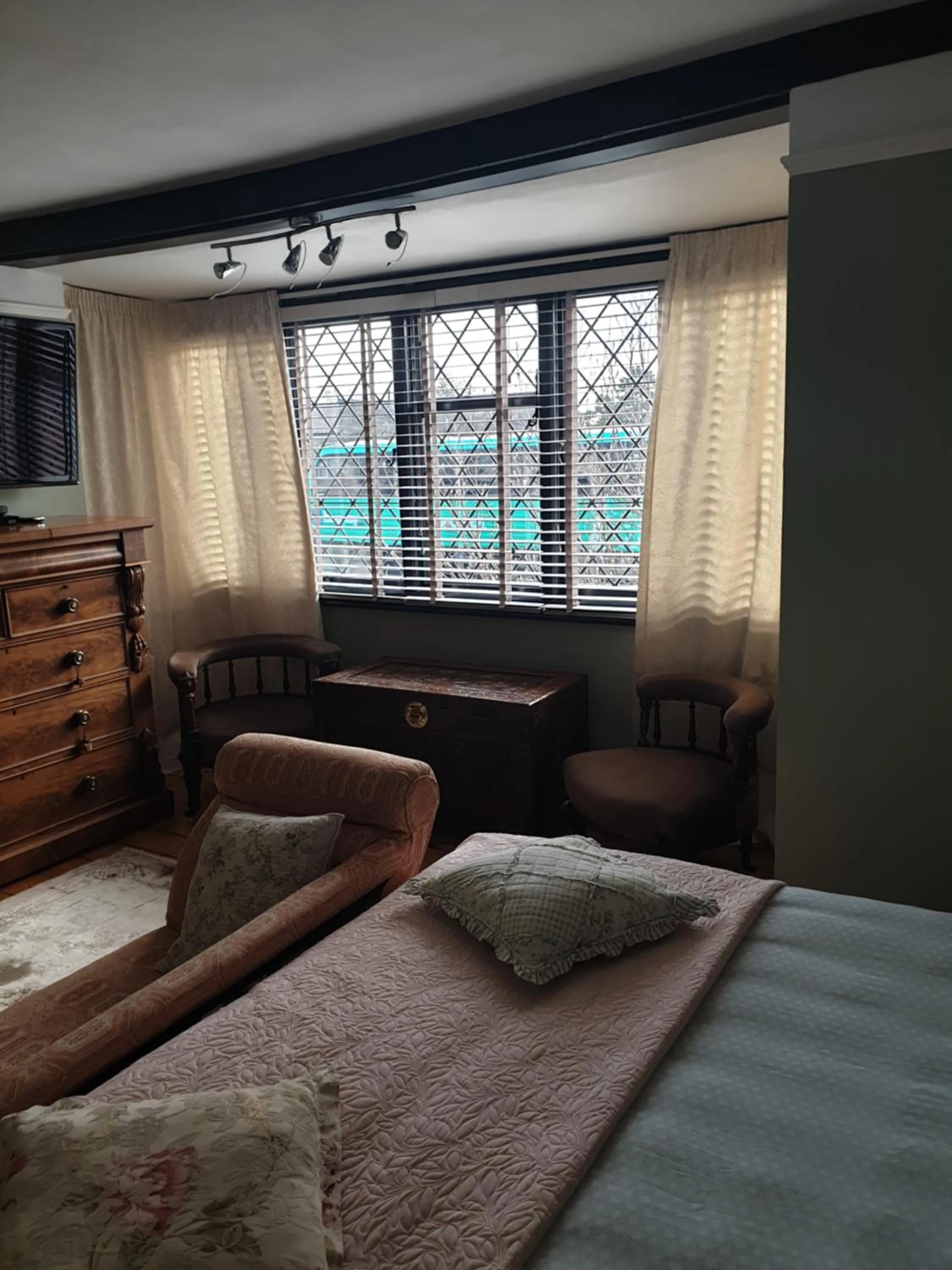 Bed in Harry's bed and breakfast